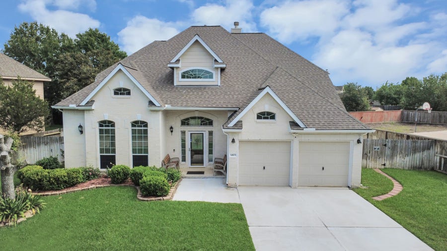Property photo for 14103 Imperial Wood Lane, Rosharon, TX