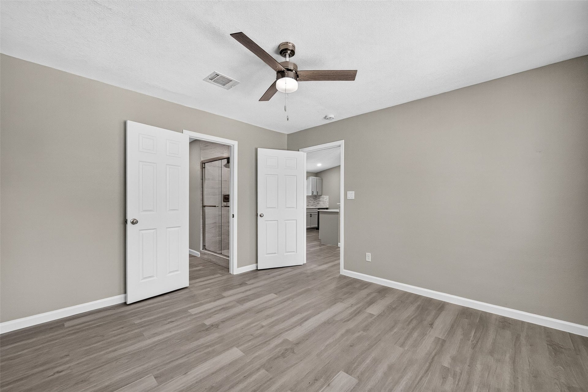 1302 Appomattox Drive, Texas City, TX 77591 Another view of the primary bedroom