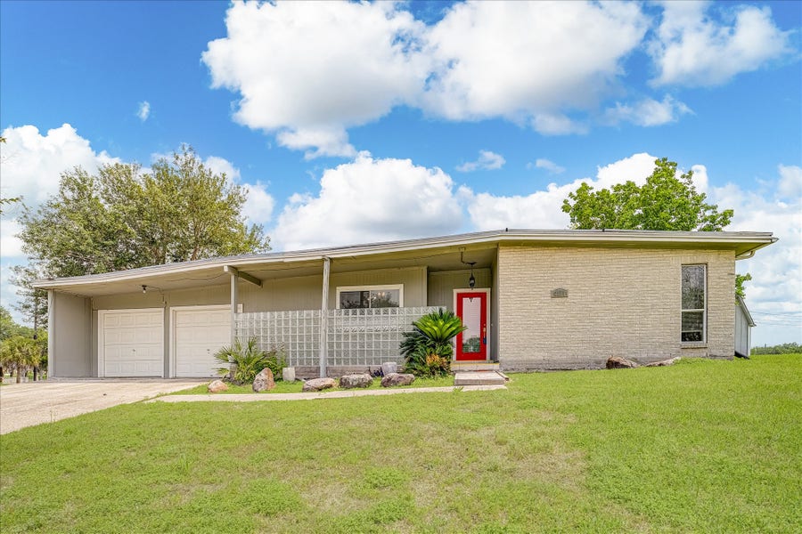 Property photo for 2211 Bonita Way, Baytown, TX
