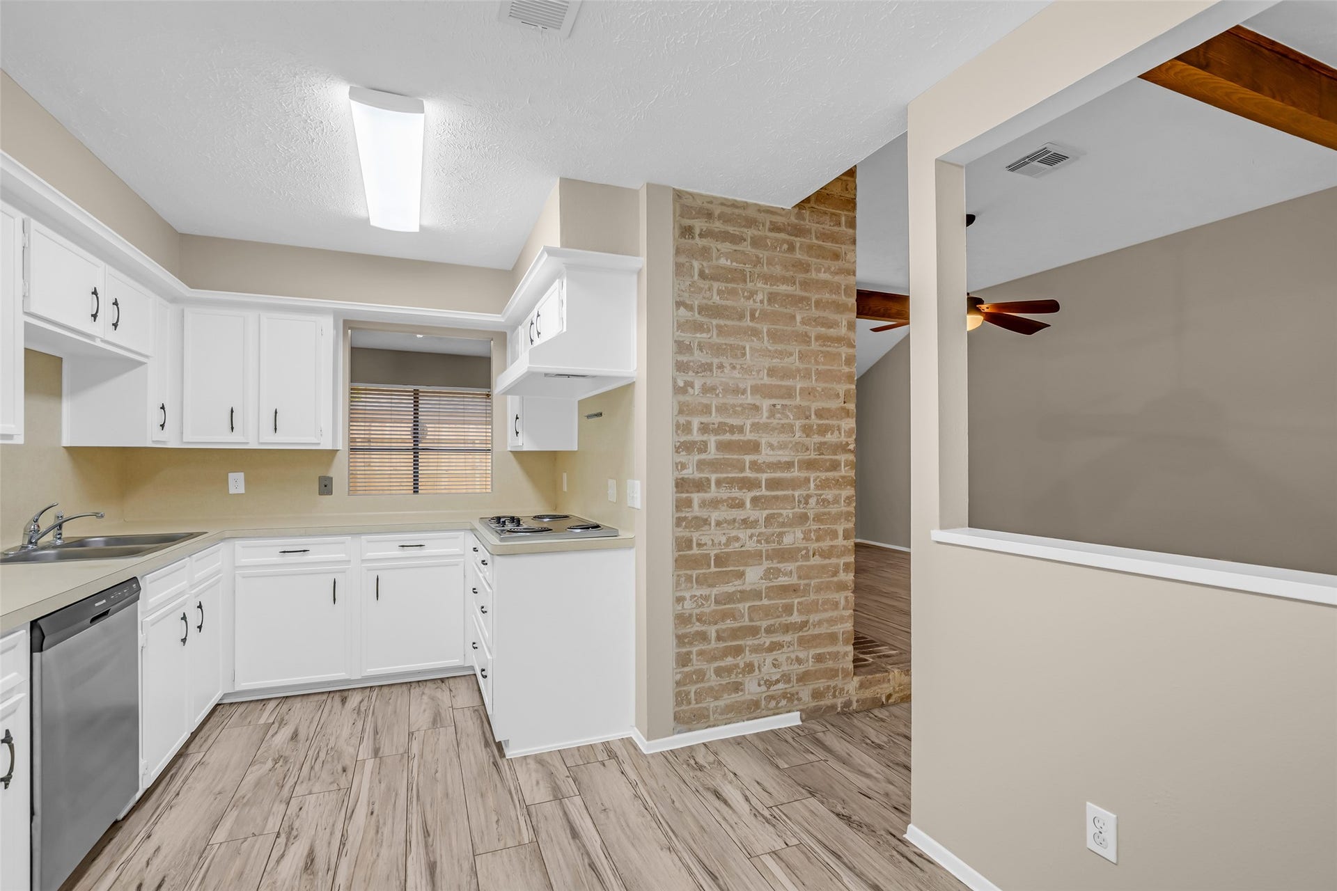 11827 Brook Meadows Lane, Meadows Place, TX 77477 11827 Brook Meadows Lane, Meadows Place, TX 77477