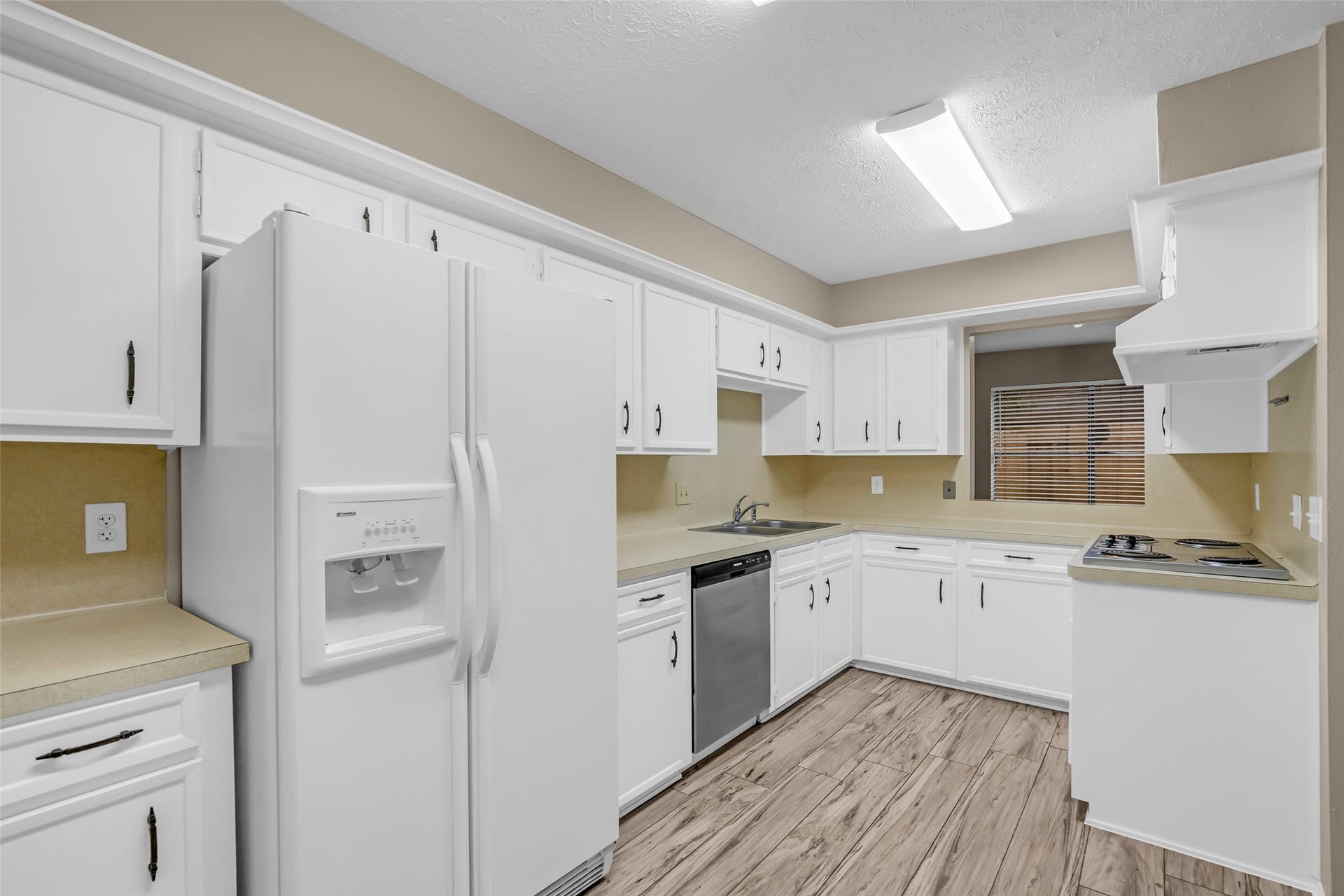 11827 Brook Meadows Lane, Meadows Place, TX 77477 11827 Brook Meadows Lane, Meadows Place, TX 77477