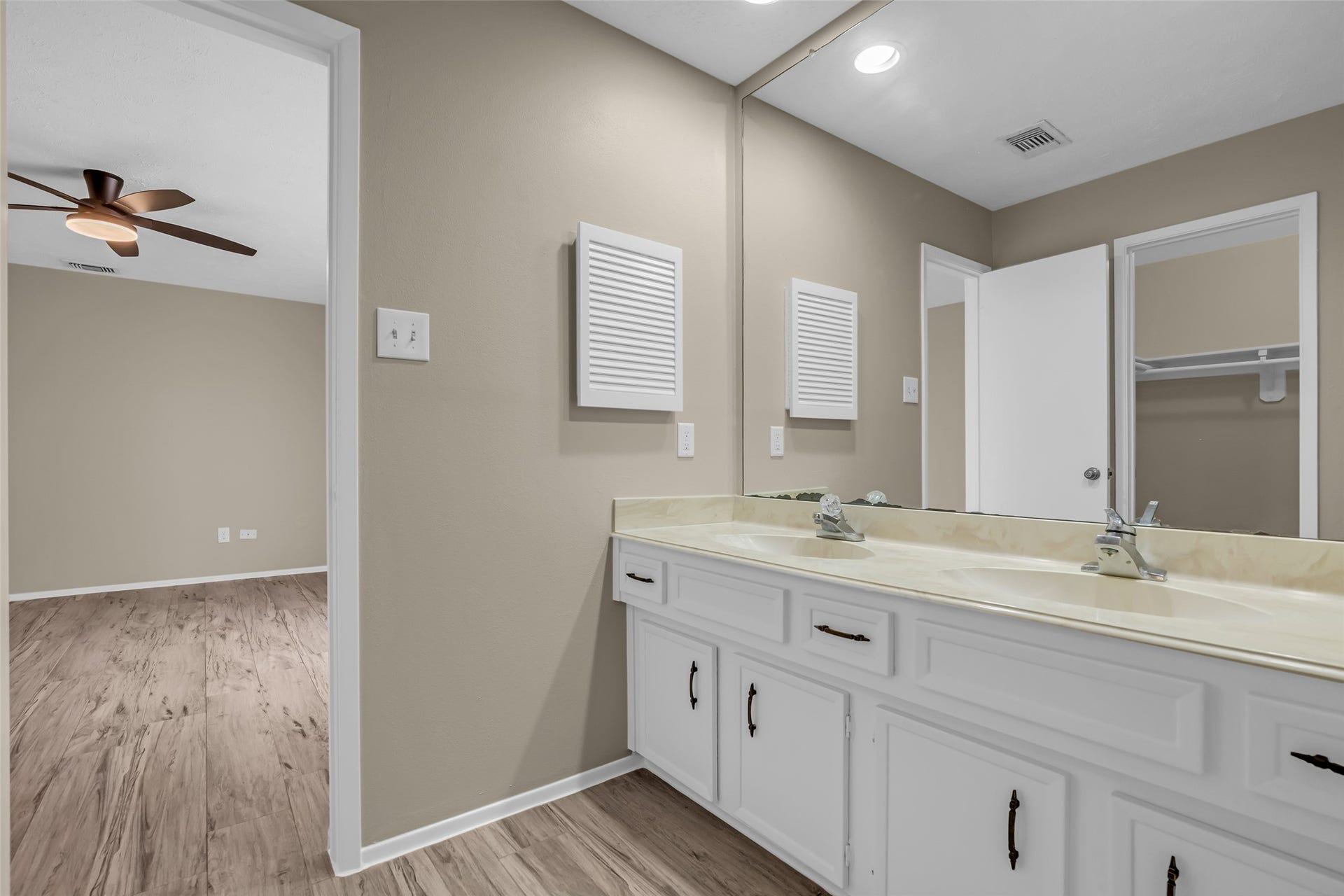 11827 Brook Meadows Lane, Meadows Place, TX 77477 11827 Brook Meadows Lane, Meadows Place, TX 77477