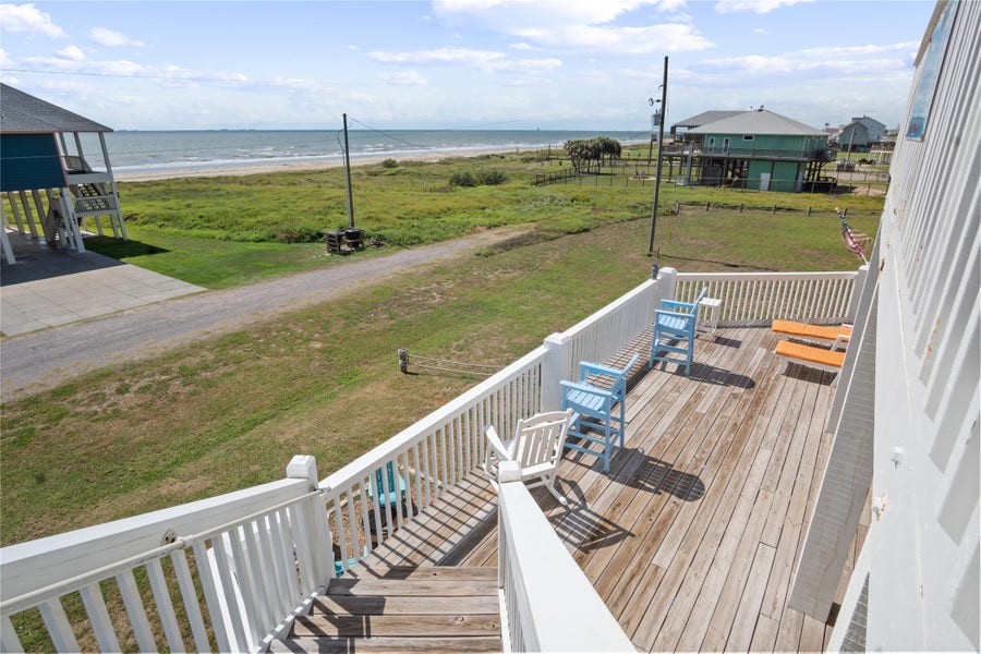 Property photo for 961 Hamilton Drive, Crystal Beach, TX