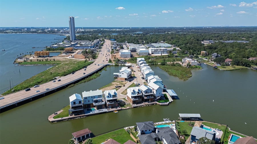 Property photo for 30 Commander Runco Lane, Seabrook, TX