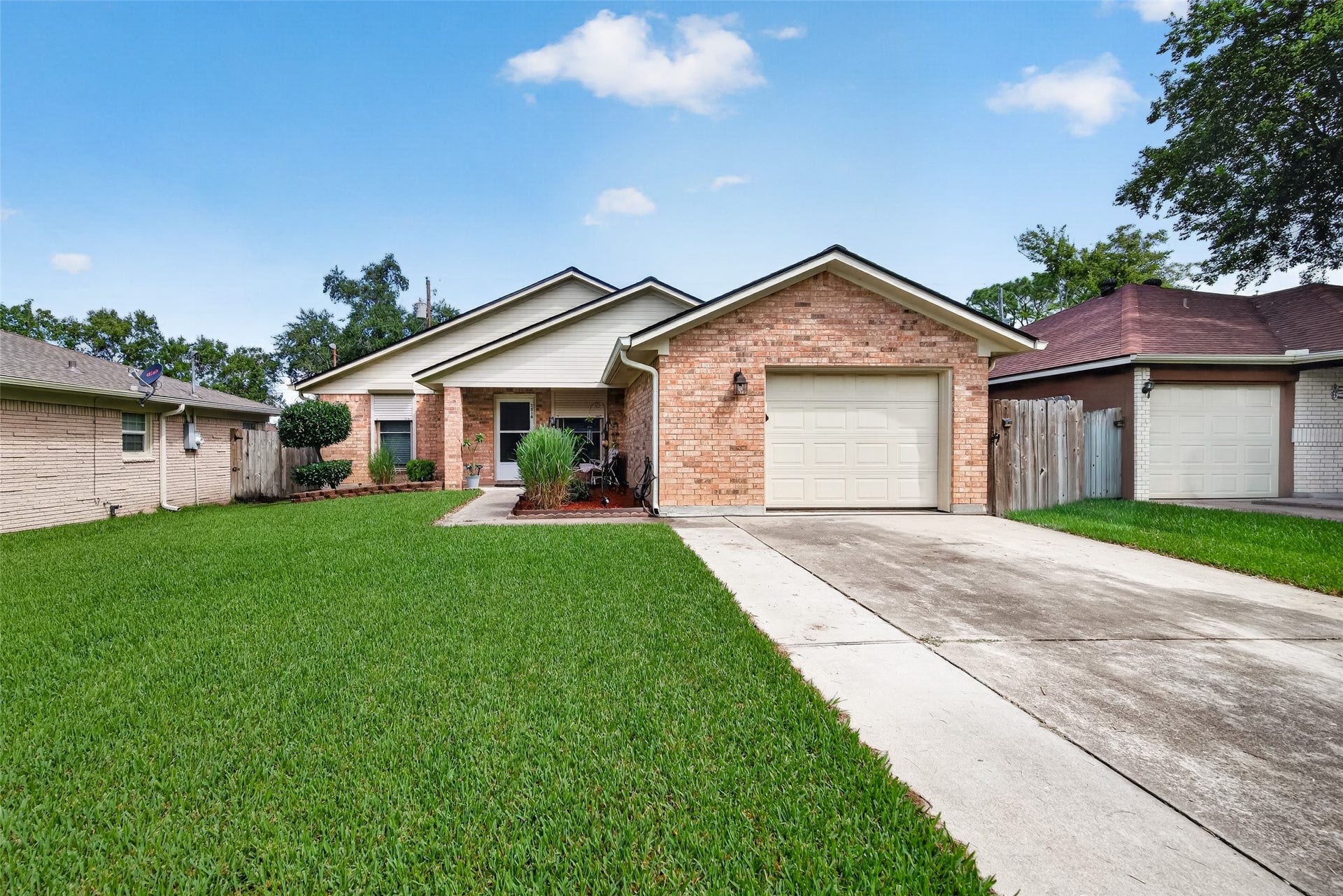 2316 29th Avenue N, Texas City, TX 77590 2316 29th Avenue N, Texas City, TX 77590
