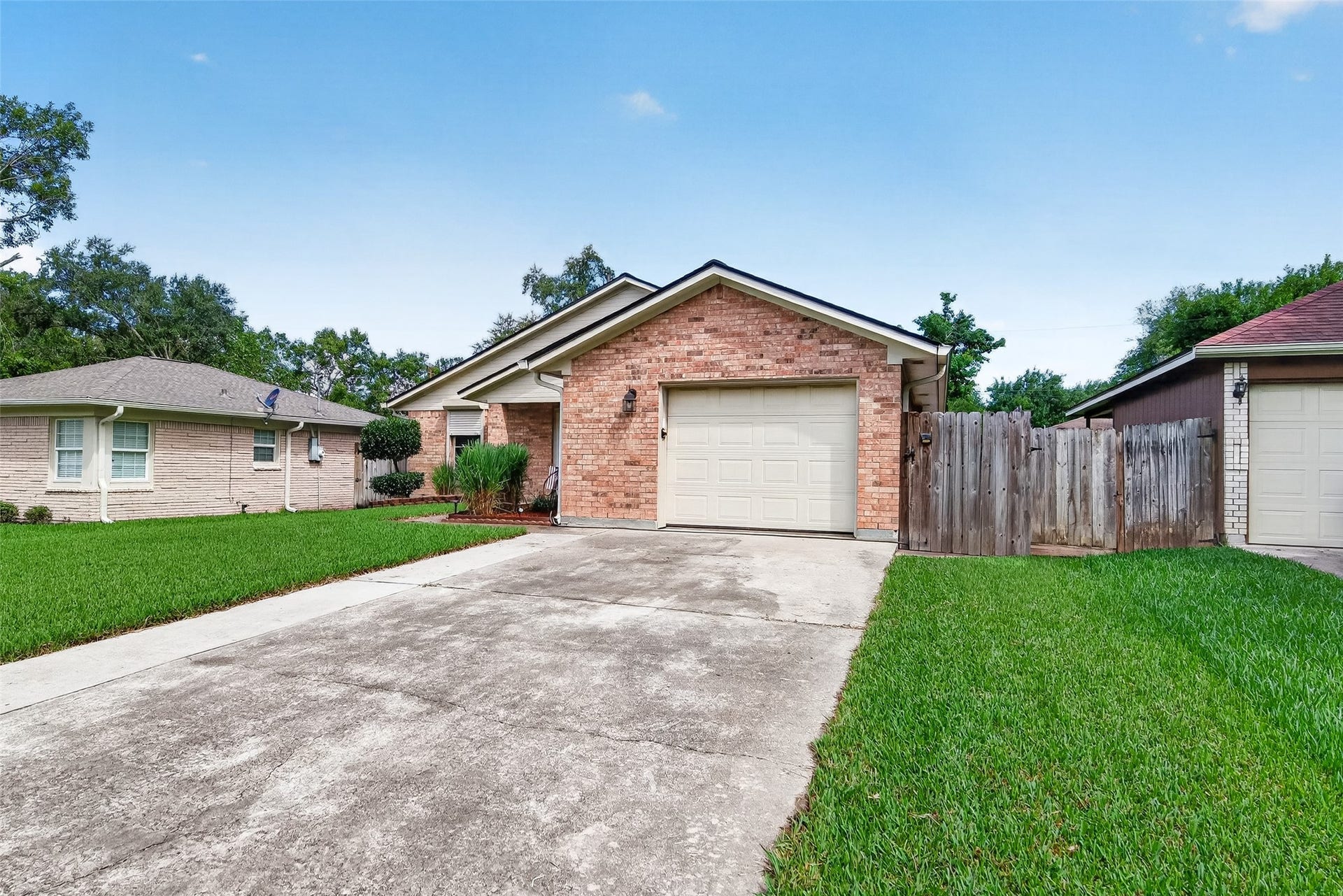 2316 29th Avenue N, Texas City, TX 77590 2316 29th Avenue N, Texas City, TX 77590