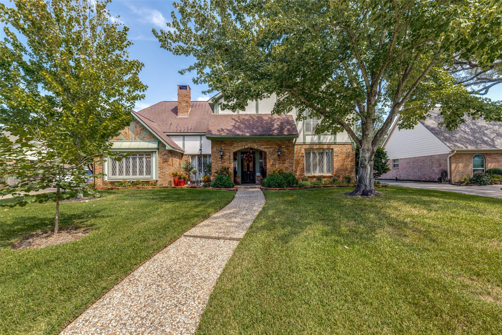 807 Longview Drive, Sugar Land, TX 77478 807 Longview Drive, Sugar Land, TX 77478