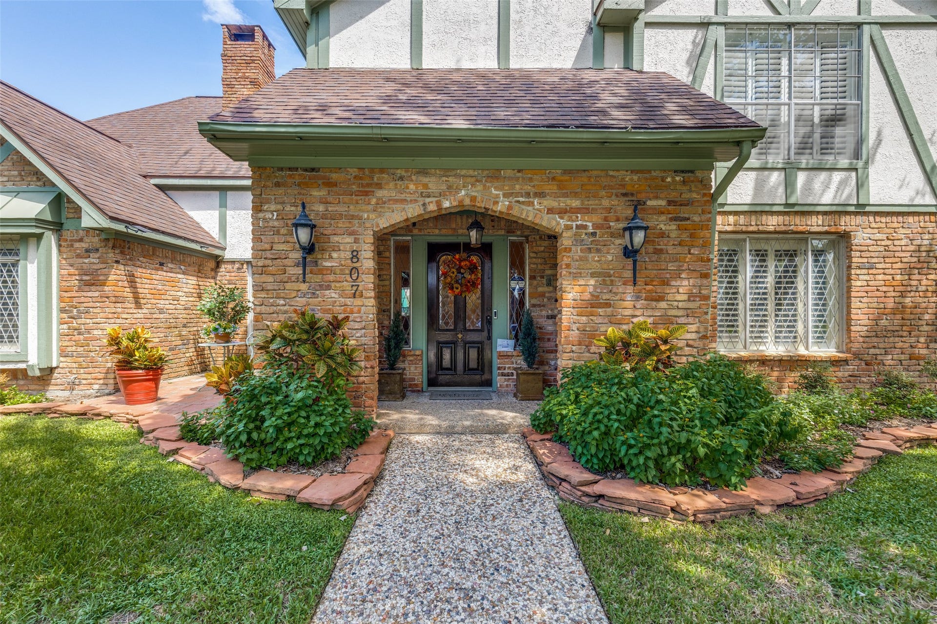 807 Longview Drive, Sugar Land, TX 77478 807 Longview Drive, Sugar Land, TX 77478