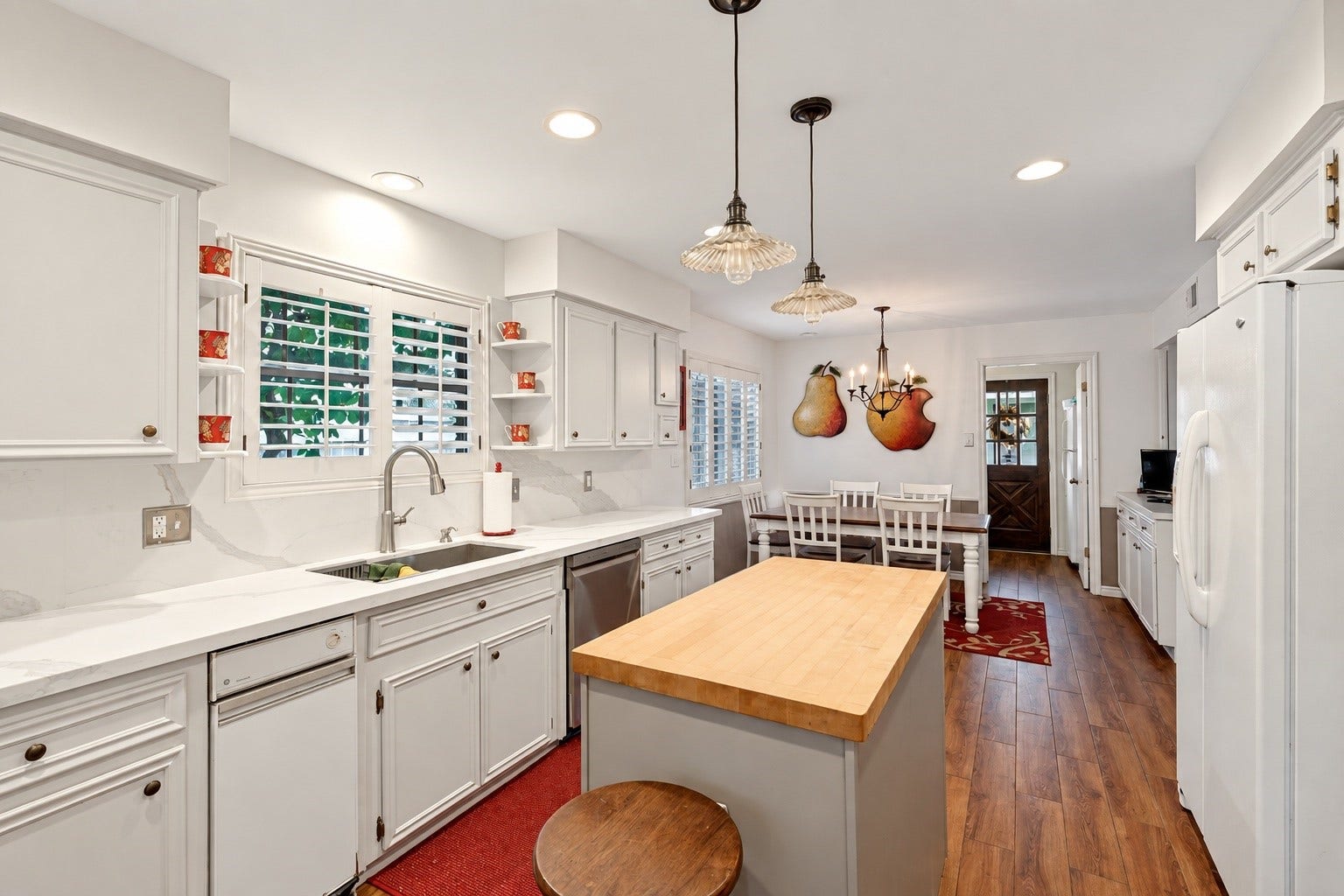 807 Longview Drive, Sugar Land, TX 77478 807 Longview Drive, Sugar Land, TX 77478