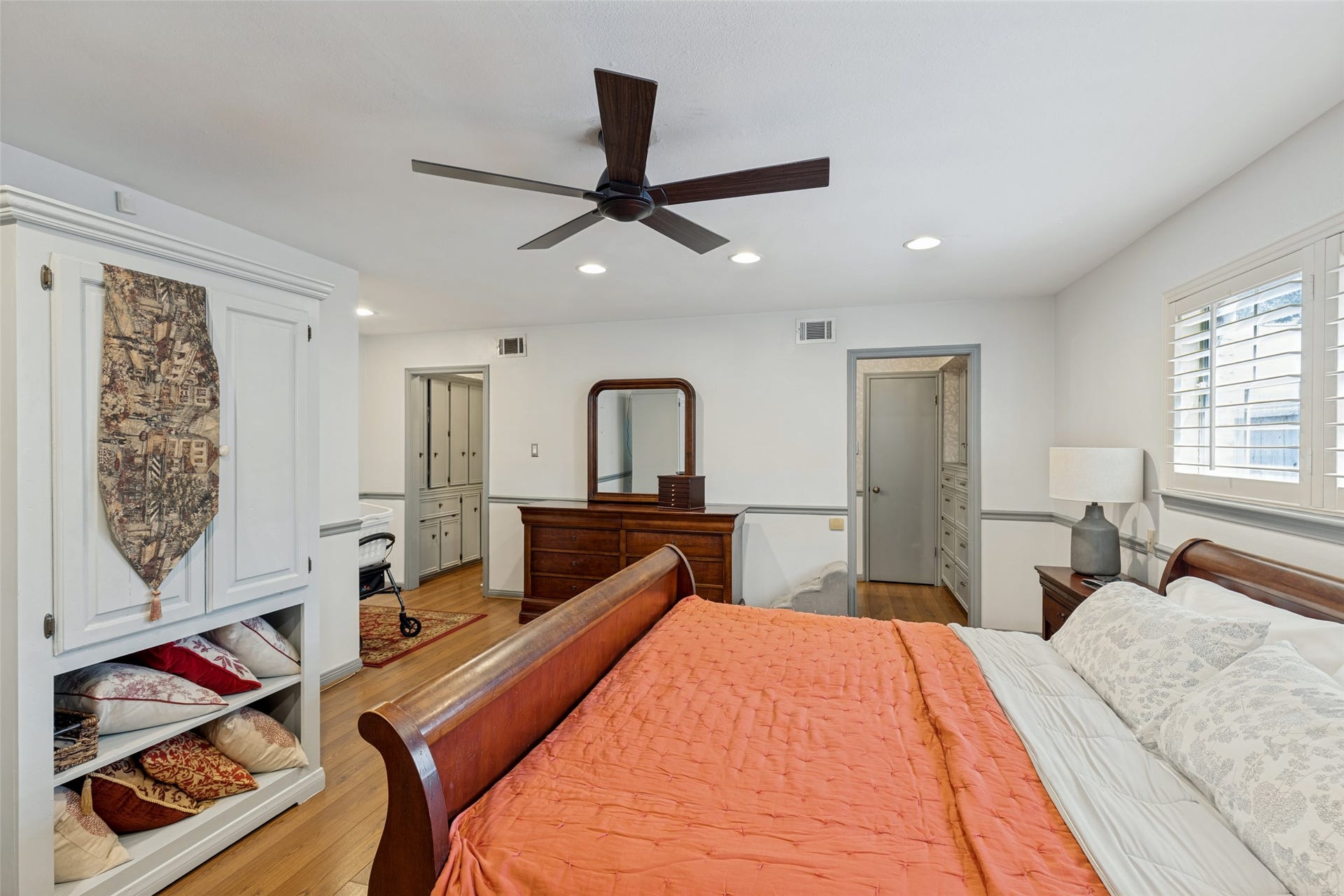 807 Longview Drive, Sugar Land, TX 77478 807 Longview Drive, Sugar Land, TX 77478