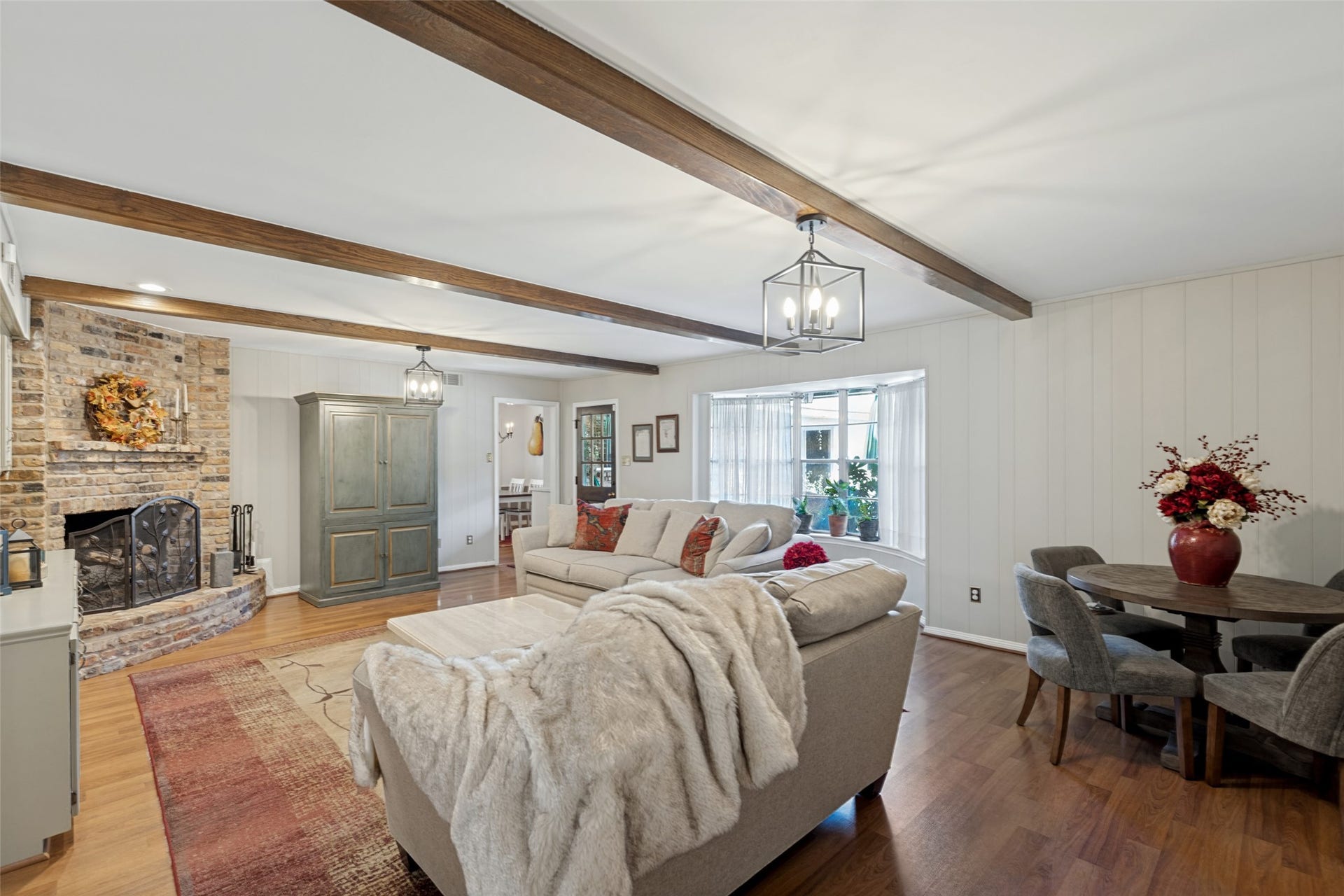 807 Longview Drive, Sugar Land, TX 77478 807 Longview Drive, Sugar Land, TX 77478