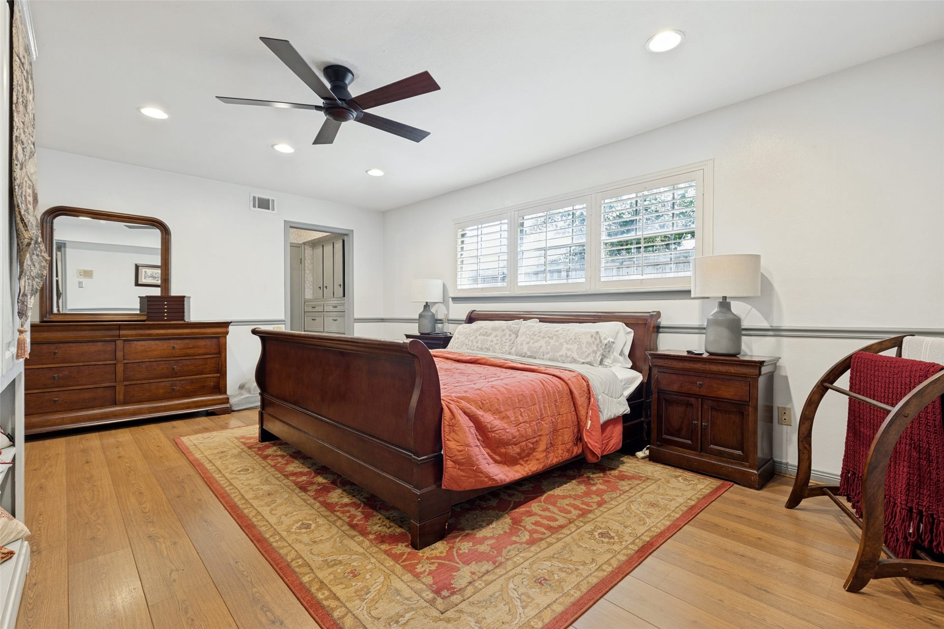 807 Longview Drive, Sugar Land, TX 77478 807 Longview Drive, Sugar Land, TX 77478