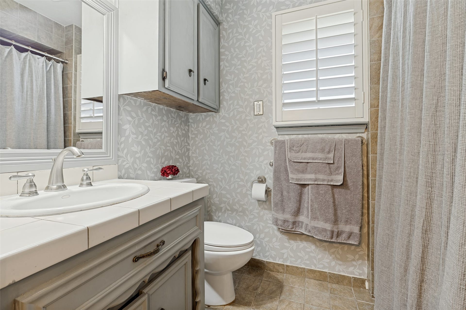 807 Longview Drive, Sugar Land, TX 77478 807 Longview Drive, Sugar Land, TX 77478