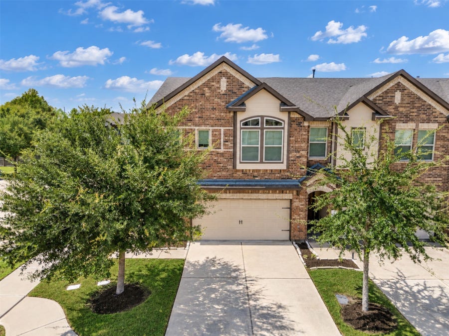 Property photo for 3418 Rainflower Springs Lane, Rosenberg, TX