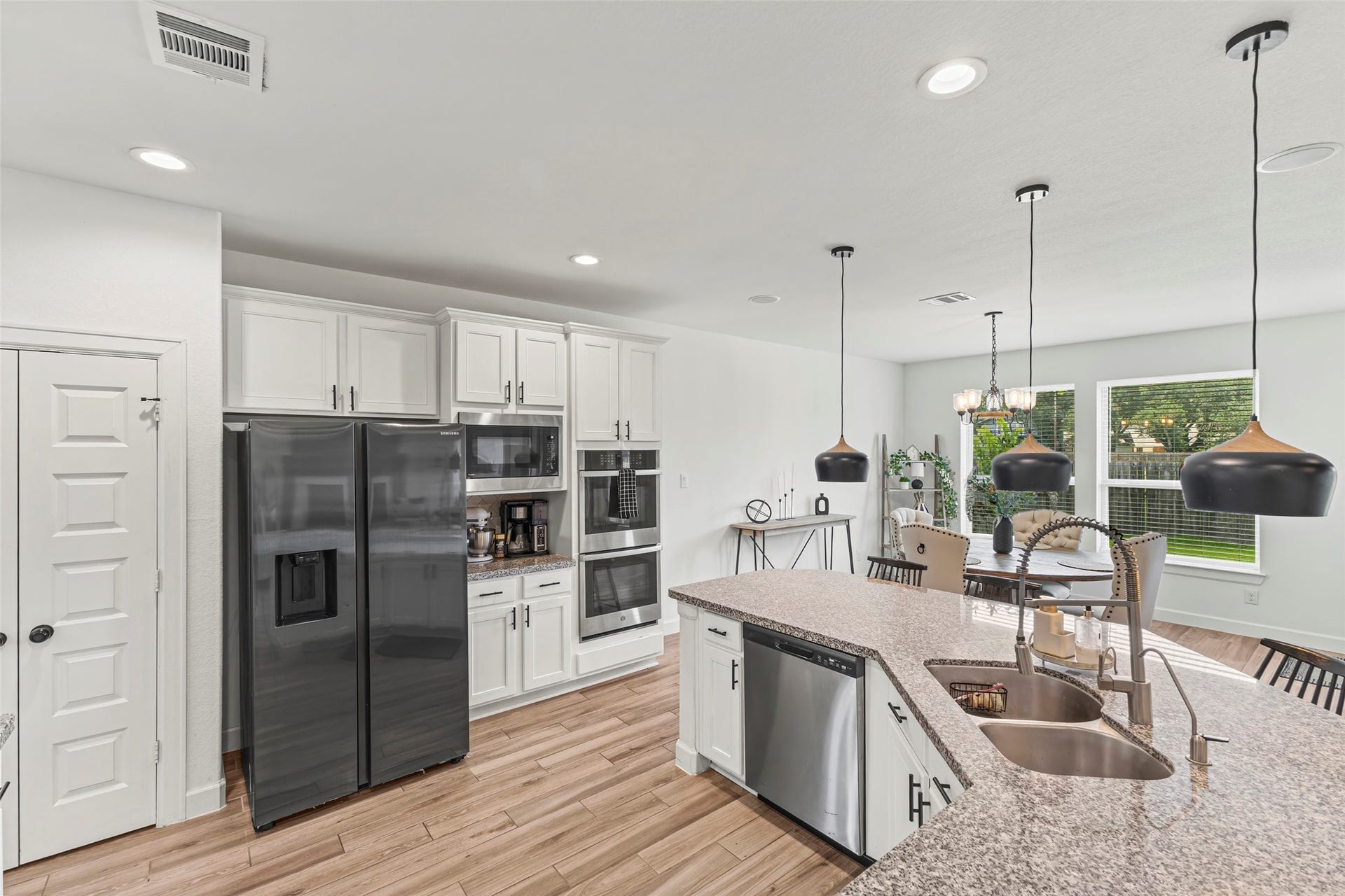 7823 Leighton Trail, Pasadena, TX 77505 7823 Leighton Trail, Pasadena, TX 77505