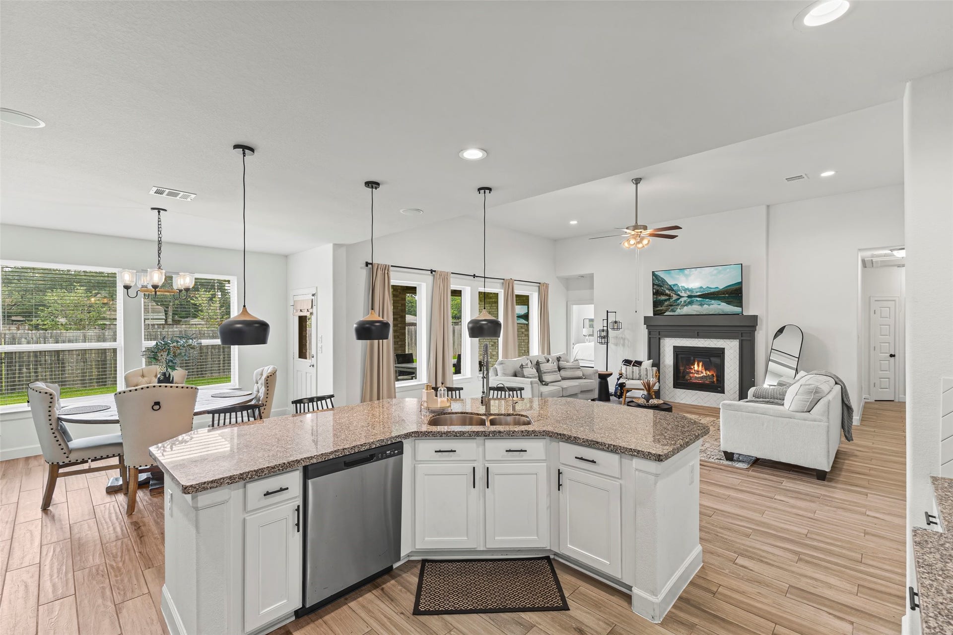 7823 Leighton Trail, Pasadena, TX 77505 7823 Leighton Trail, Pasadena, TX 77505