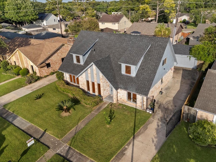 Property photo for 2719 Field Line Drive, Sugar Land, TX