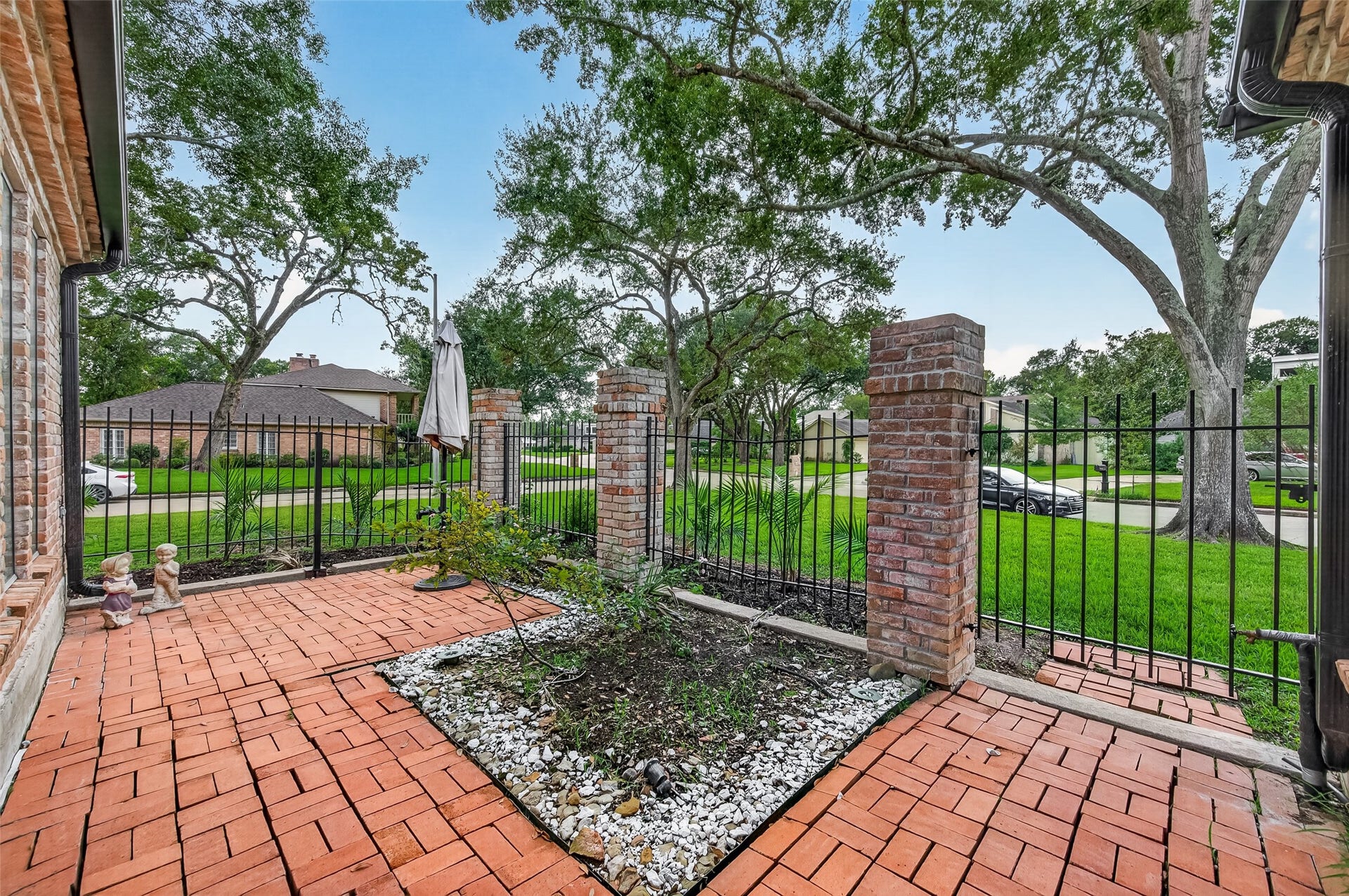 2230 S Fountain Valley Drive, Missouri City, TX 77459 2230 S Fountain Valley Drive, Missouri City, TX 77459