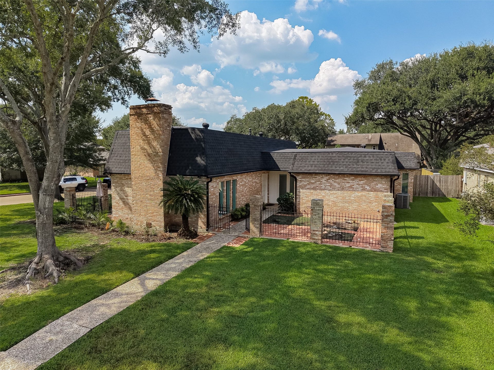 2230 S Fountain Valley Drive, Missouri City, TX 77459 2230 S Fountain Valley Drive, Missouri City, TX 77459
