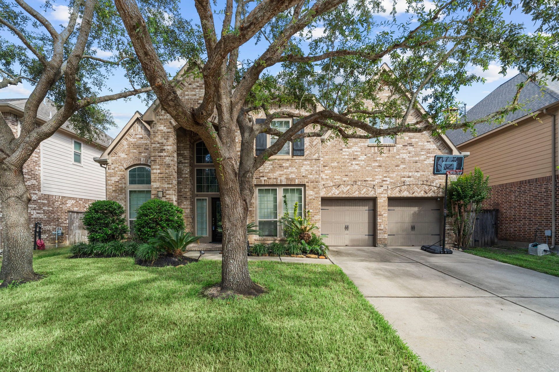 9819 St Romain Drive, Katy, TX 77494 Welcome to 9819 St Romain Dr.