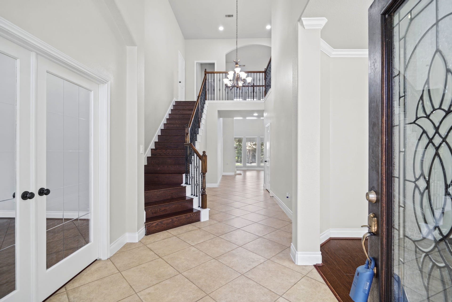 9819 St Romain Drive, Katy, TX 77494 As you step in be welcomed by a large entry way.