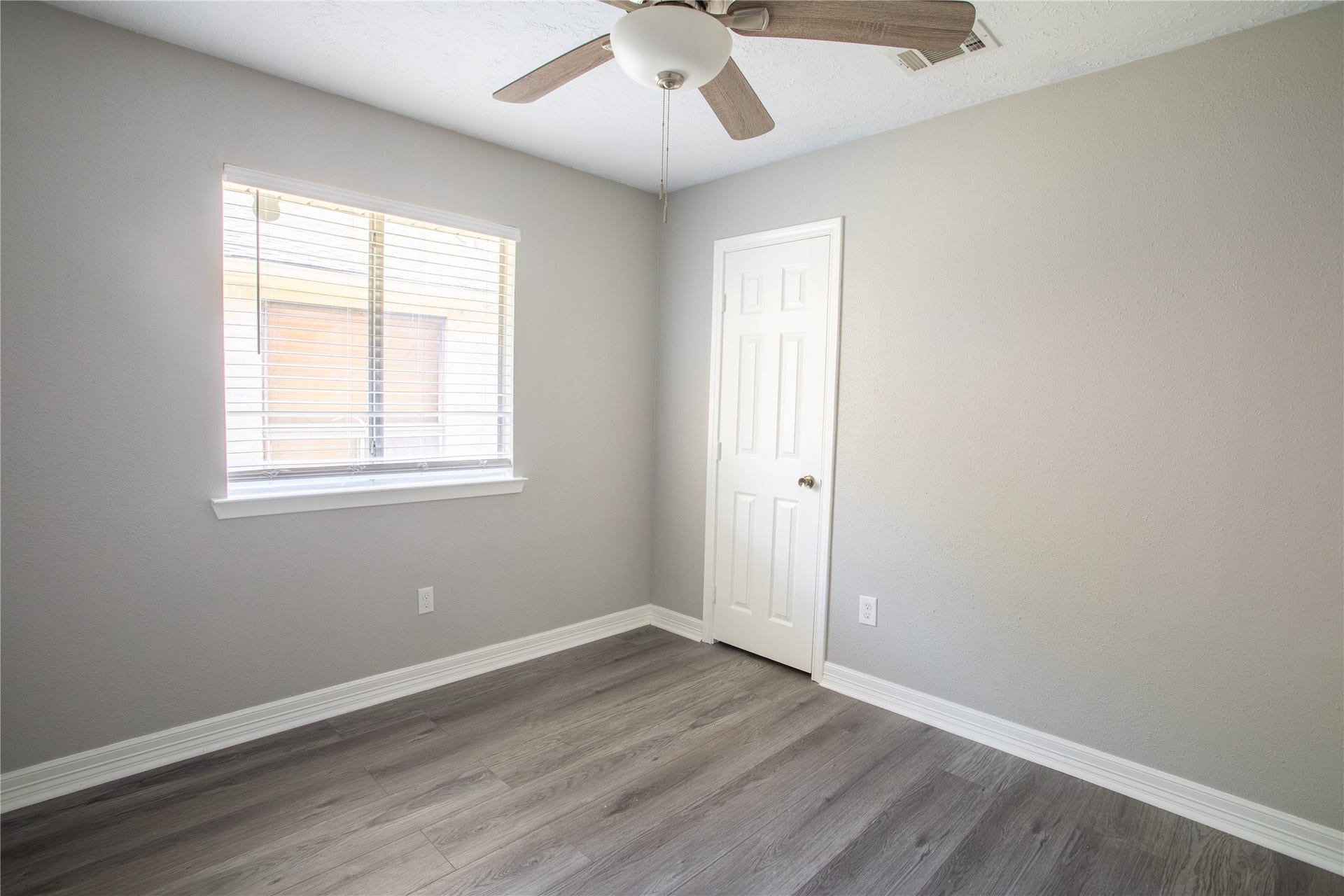 311 Forest Hills Drive, League City, TX 77573 Bedroom1