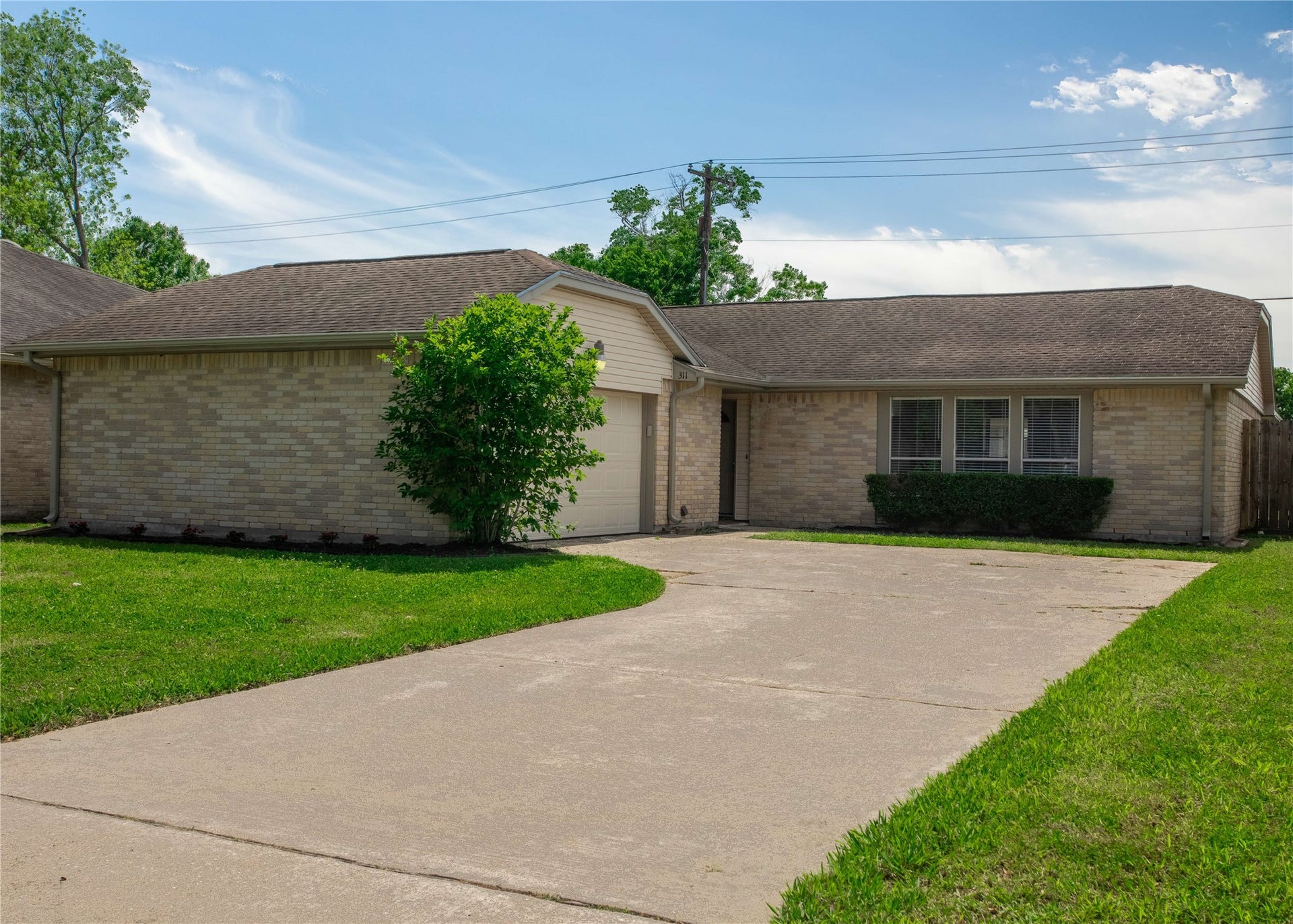 311 Forest Hills Drive, League City, TX 77573 Front