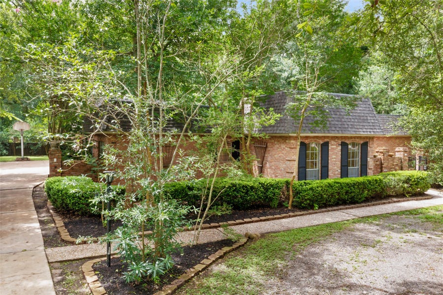 Property photo for 1216 Oak Hollow Drive, Dickinson, TX