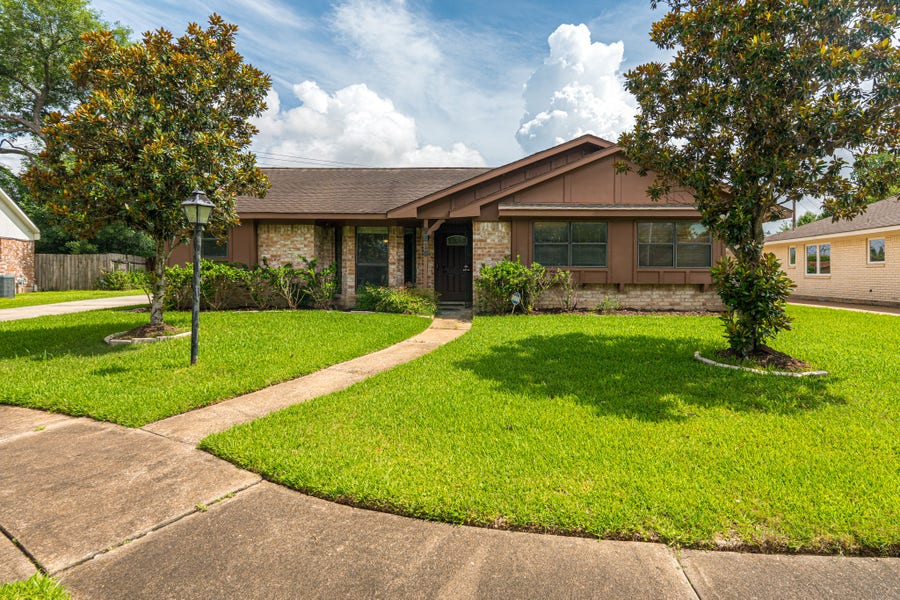 Property photo for 9810 Halliford Drive, Houston, TX
