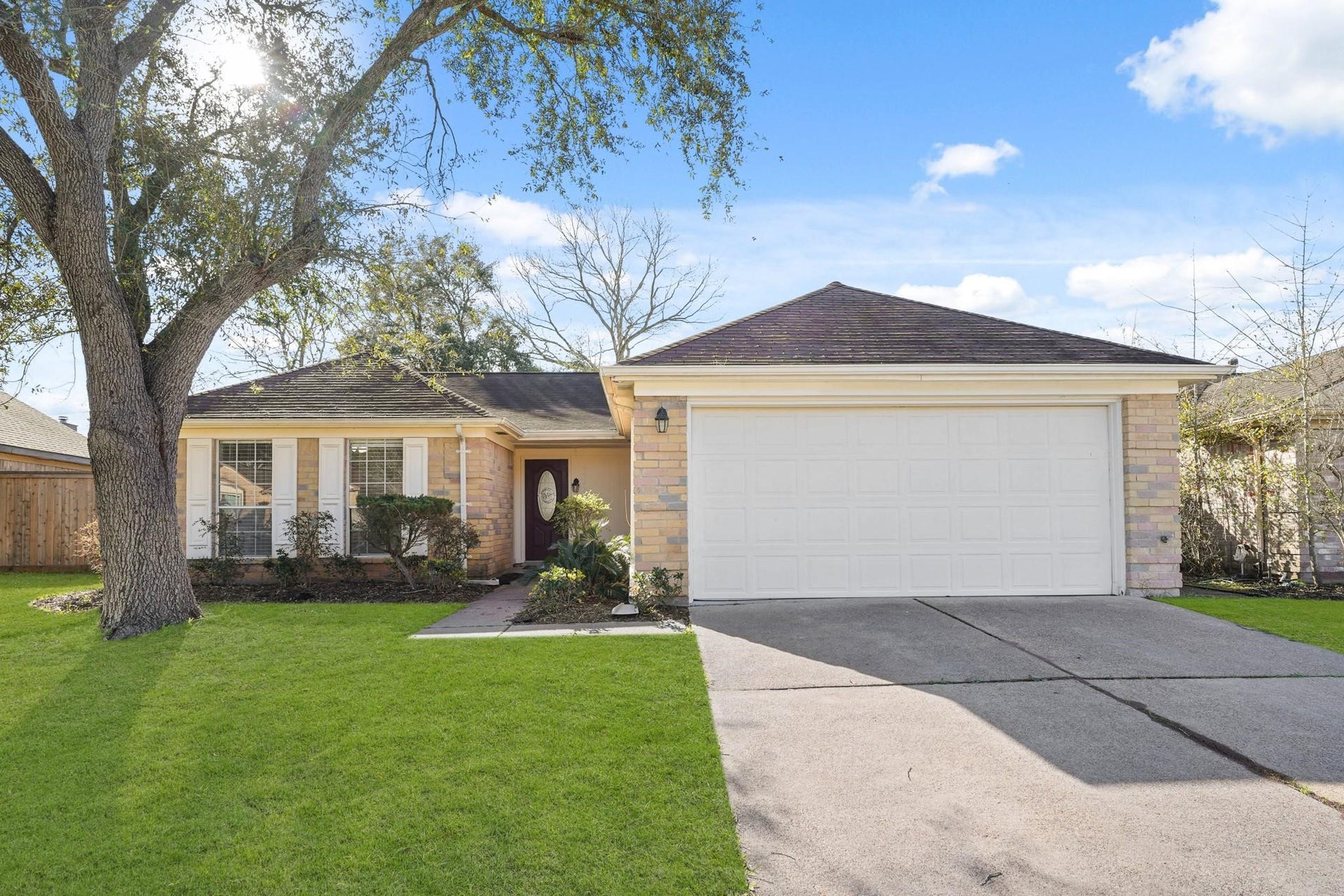 4522 Alamo Avenue, Sugar Land, TX 77479 Welcome home!