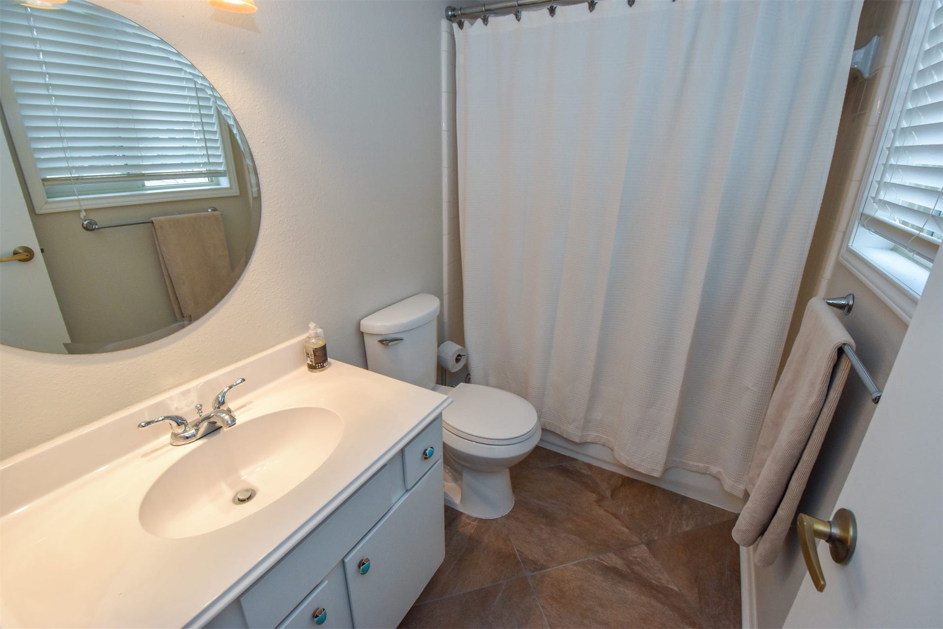 1426 Chardonnay Drive, Houston, TX 77077 1426 Chardonnay Drive, Houston, TX 77077