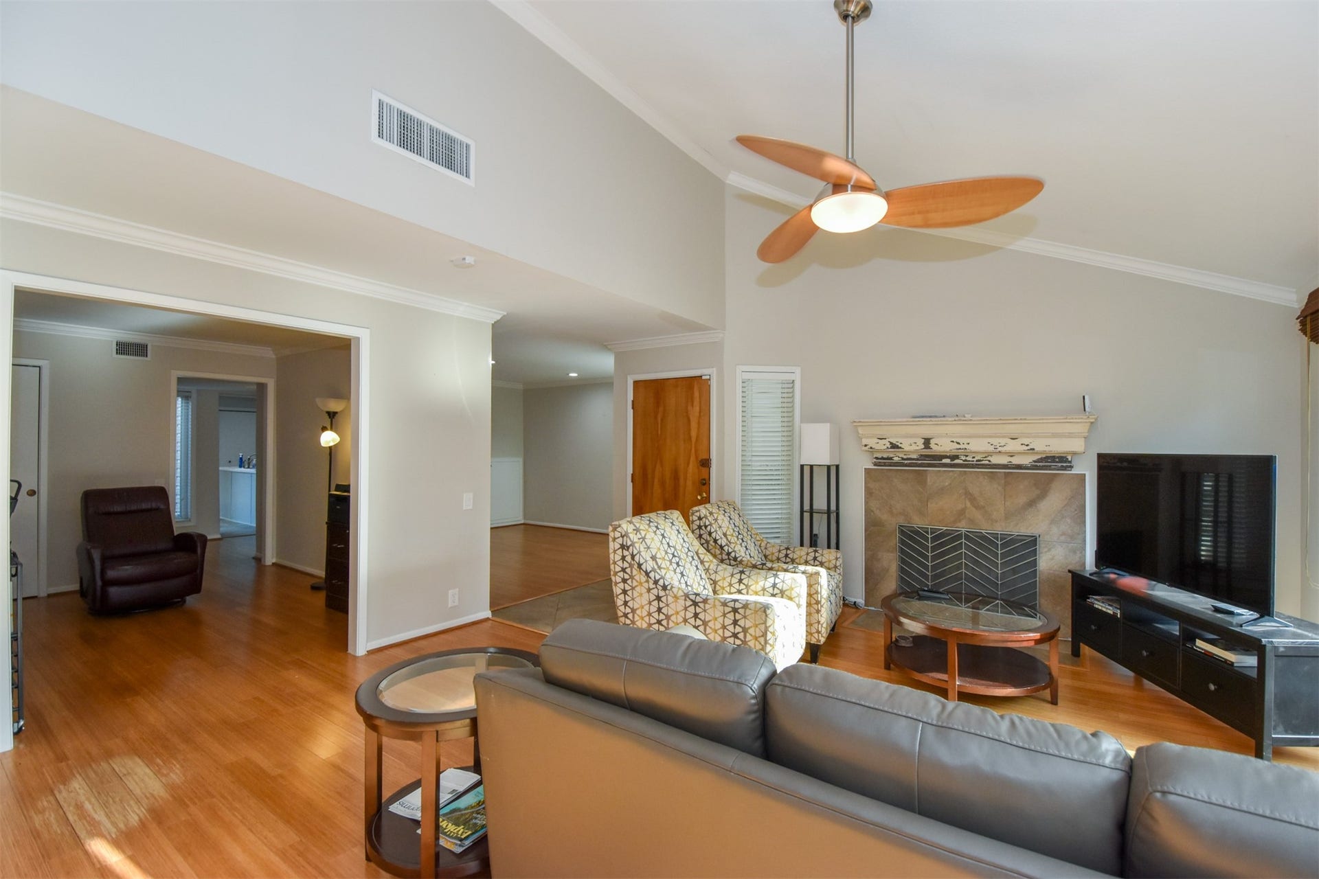 1426 Chardonnay Drive, Houston, TX 77077 1426 Chardonnay Drive, Houston, TX 77077