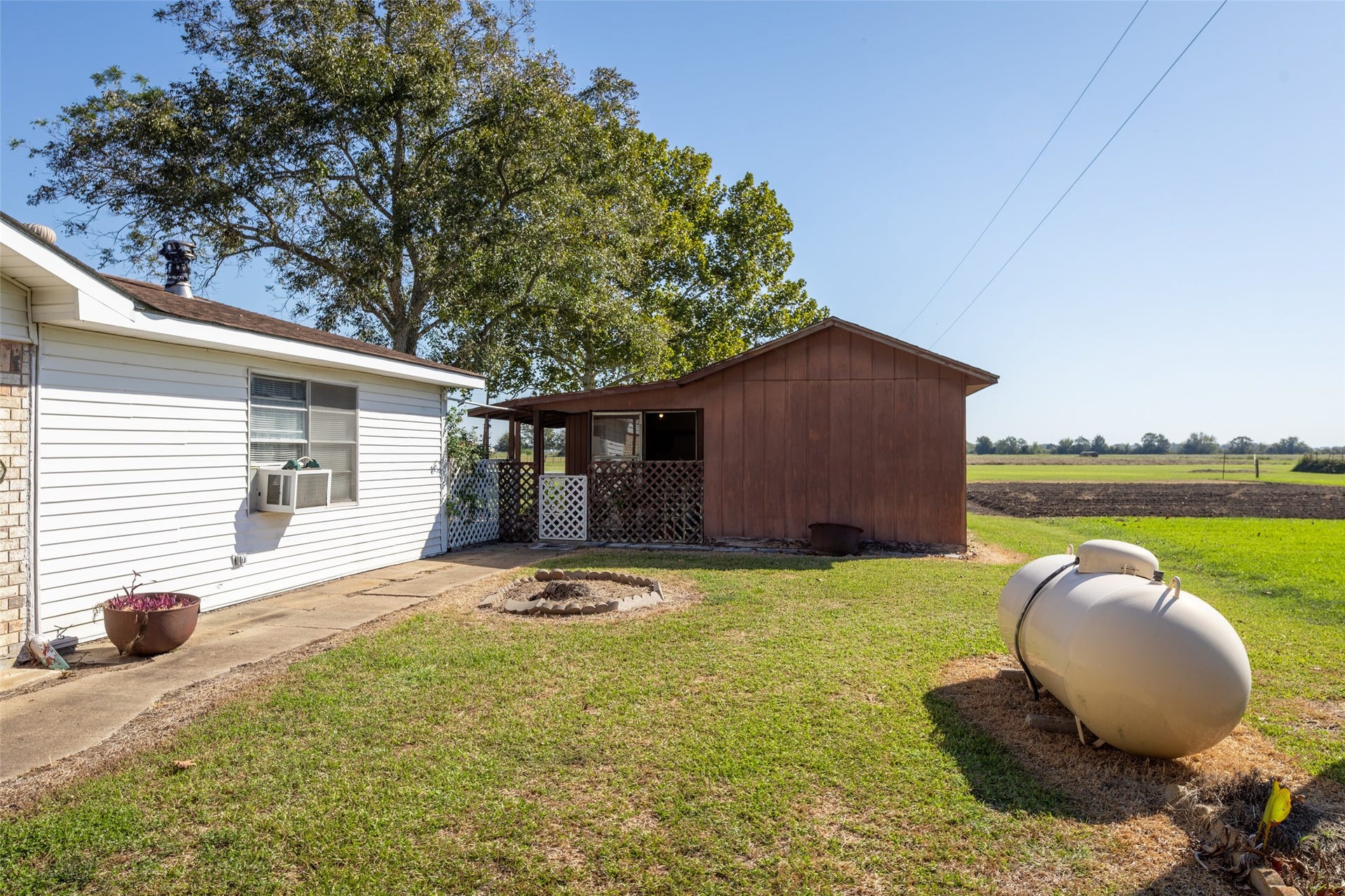 1542 Pilcik Road, Orchard, TX 77435 View of workshop/utility room building