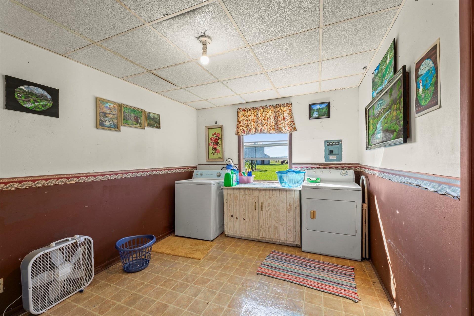 1542 Pilcik Road, Orchard, TX 77435 Utility room
