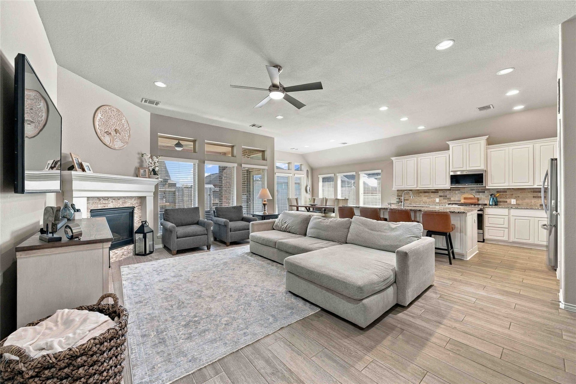 5111 Blue Canoe Road, Manvel, TX 77578