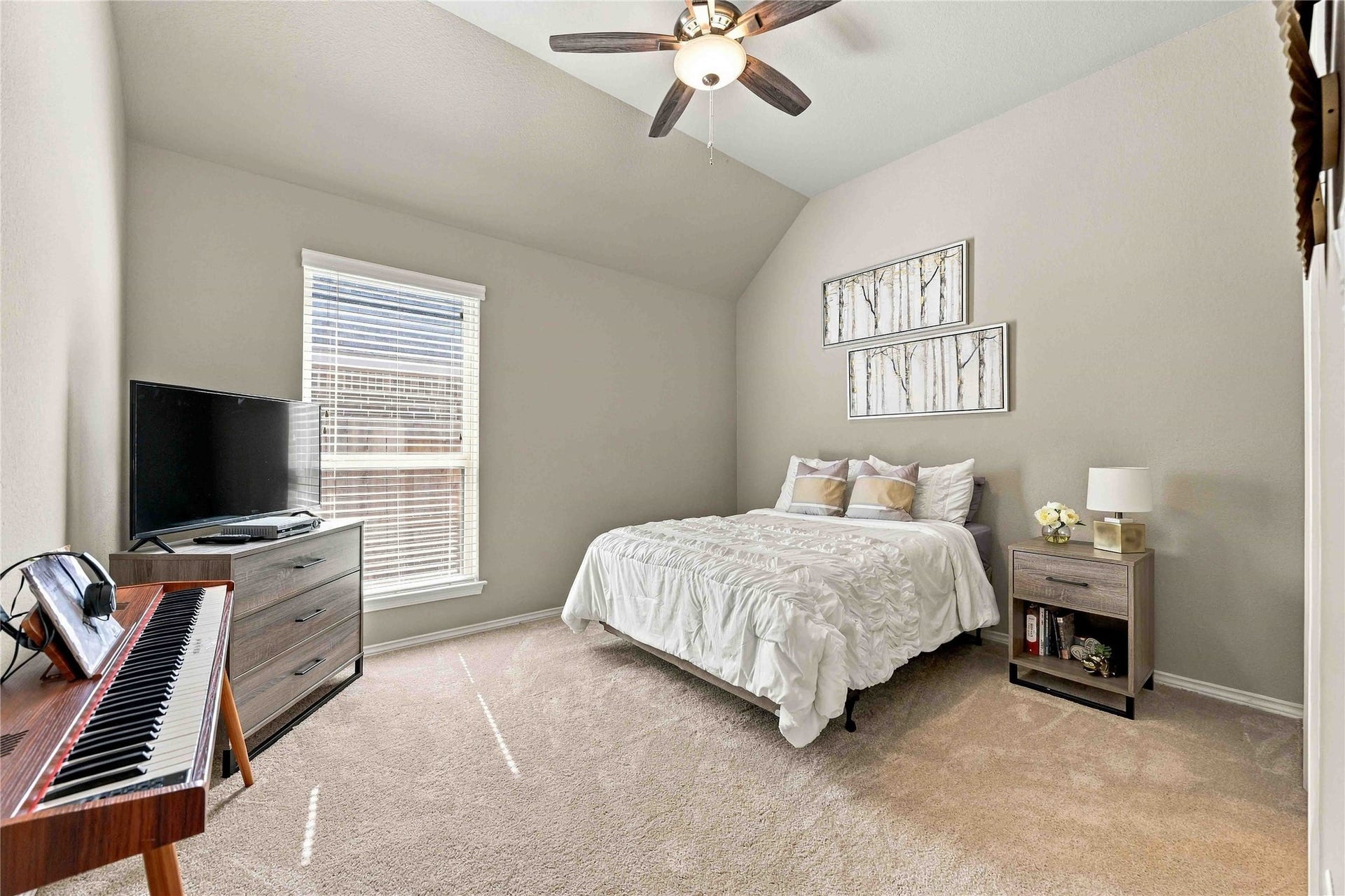 Spacious secondary bedroom featuring the added convenience of a private en-suite bathroom, offering comfort, privacy, and flexibility for family members or guests. An ideal retreat with its own dedicated bathroom for added everyday convenience.