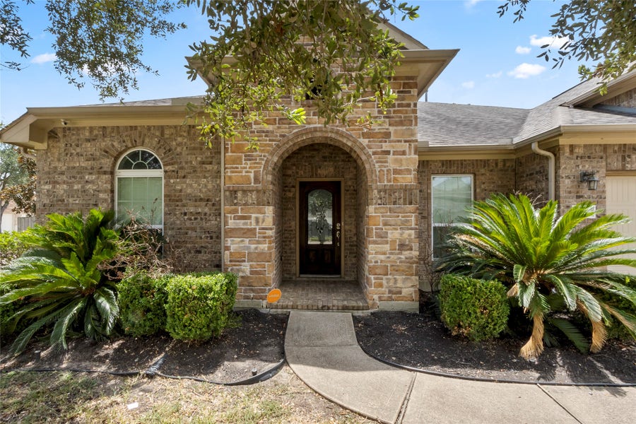 Property photo for 13402 Indigo Sands Drive, Pearland, TX