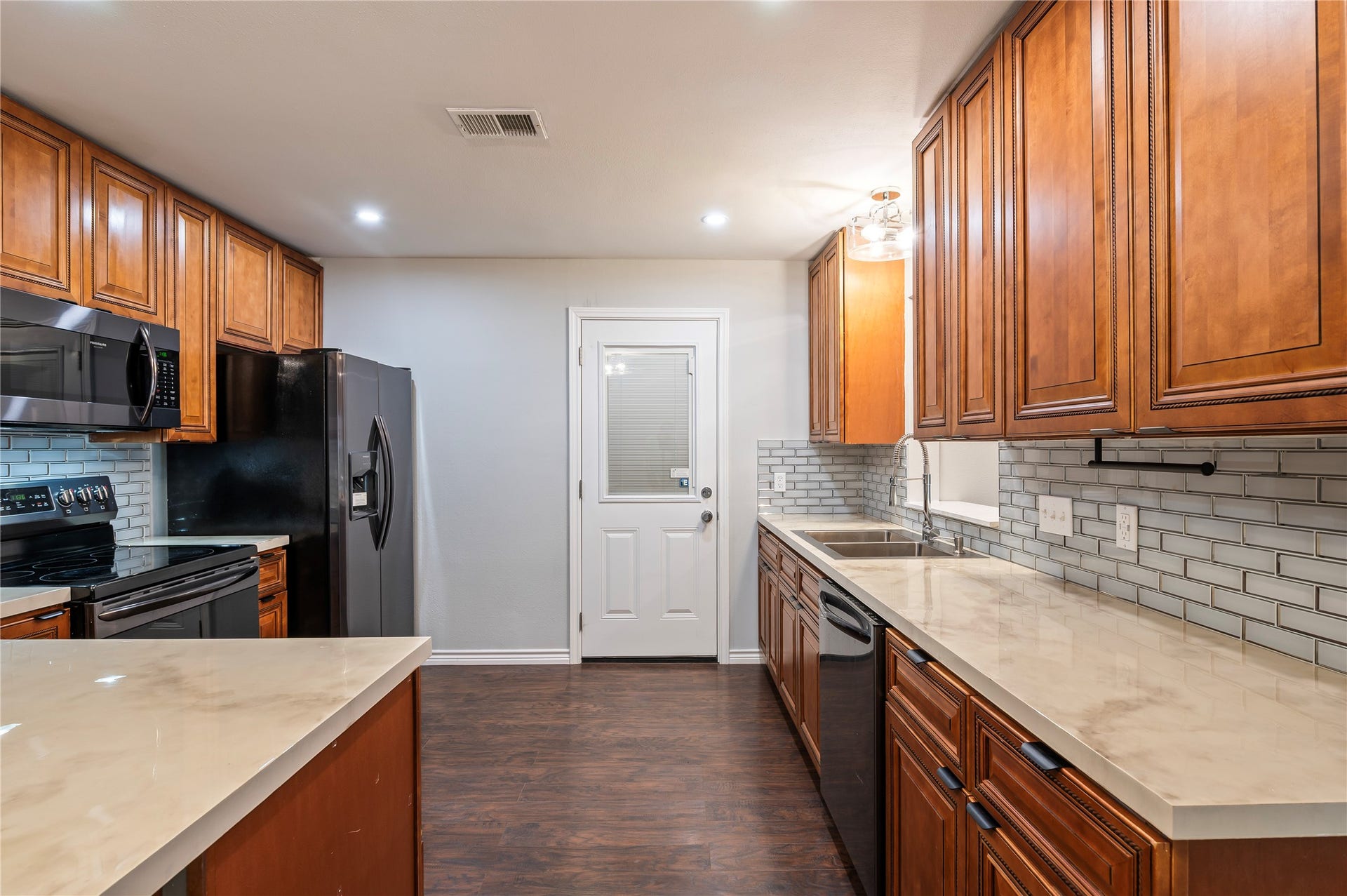 423 Elmo Street, La Marque, TX 77568 423 Elmo Street, La Marque, TX 77568