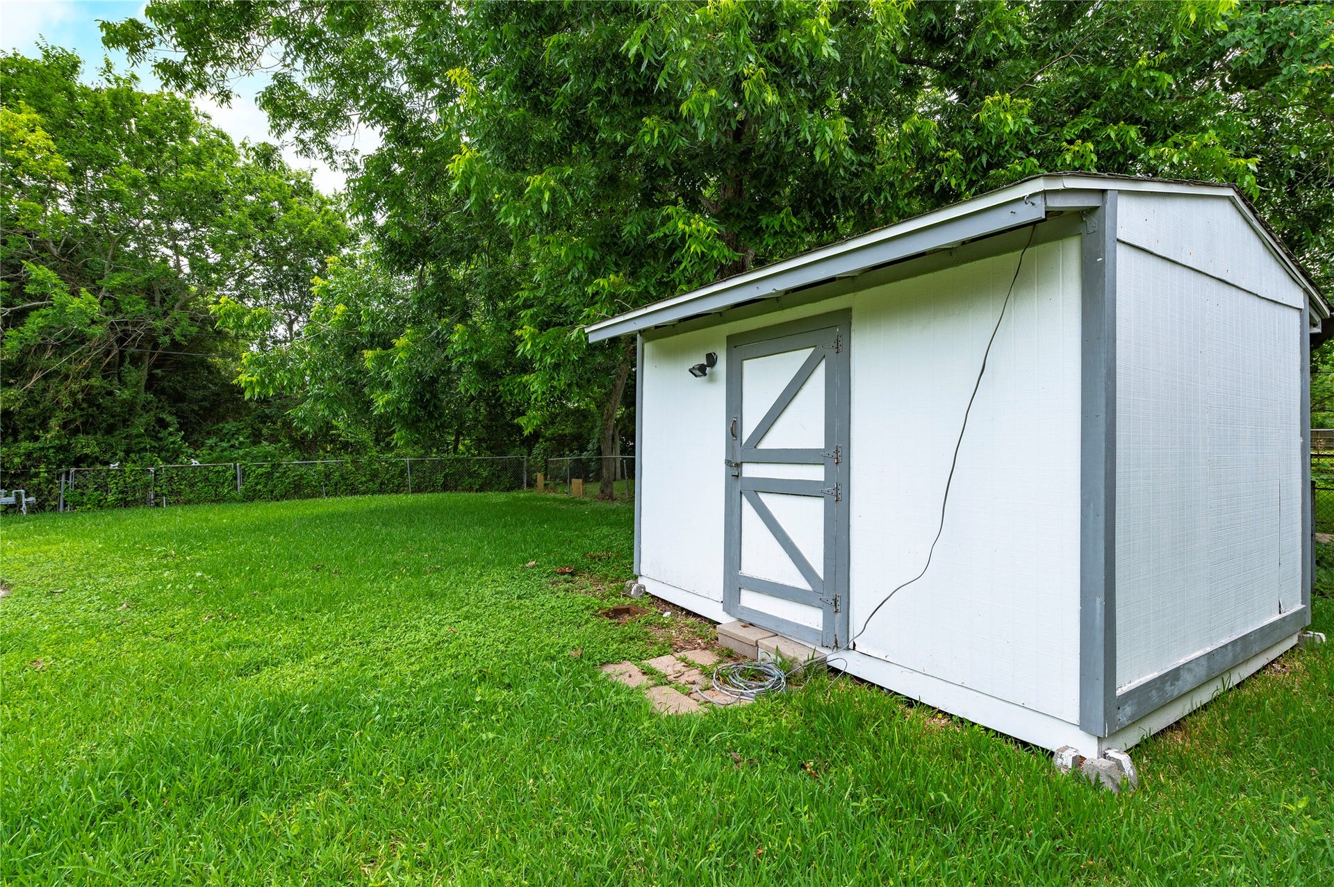 423 Elmo Street, La Marque, TX 77568 shed space for storage