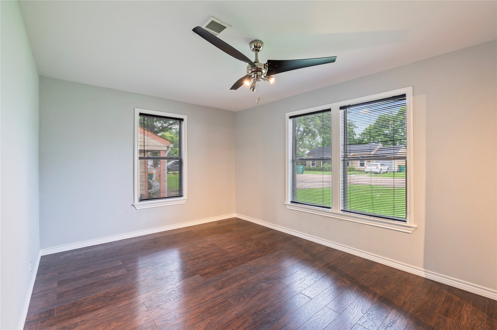 423 Elmo Street, La Marque, TX 77568 secondary bedroom