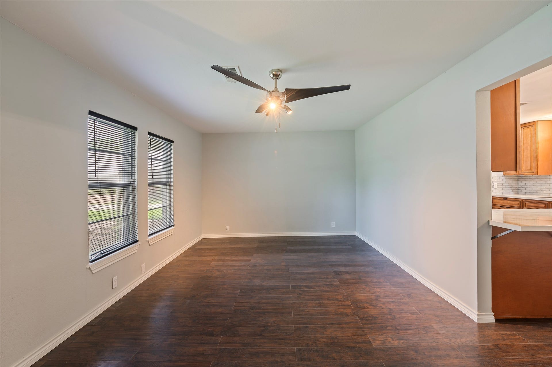 423 Elmo Street, La Marque, TX 77568 another living room view