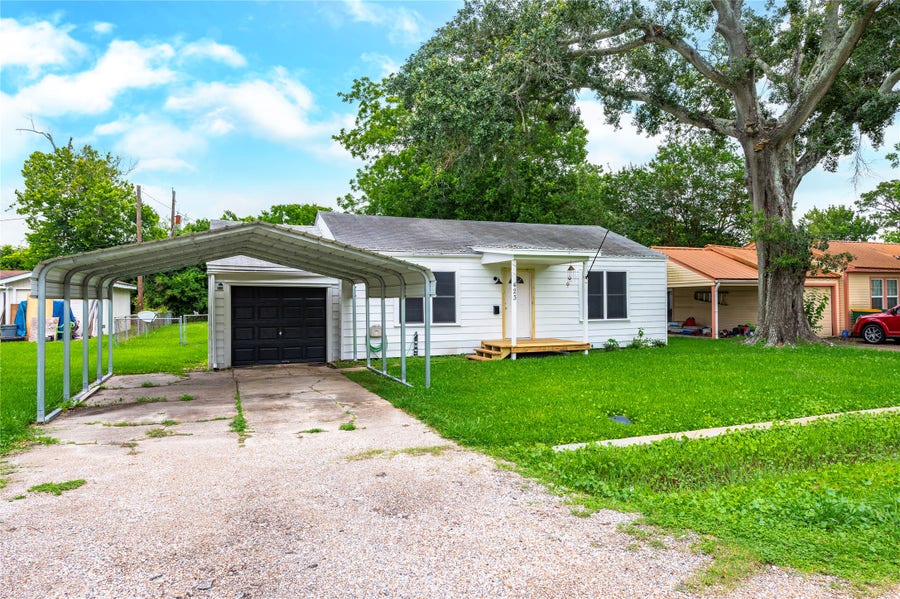 Property photo for 423 Elmo Street, La Marque, TX