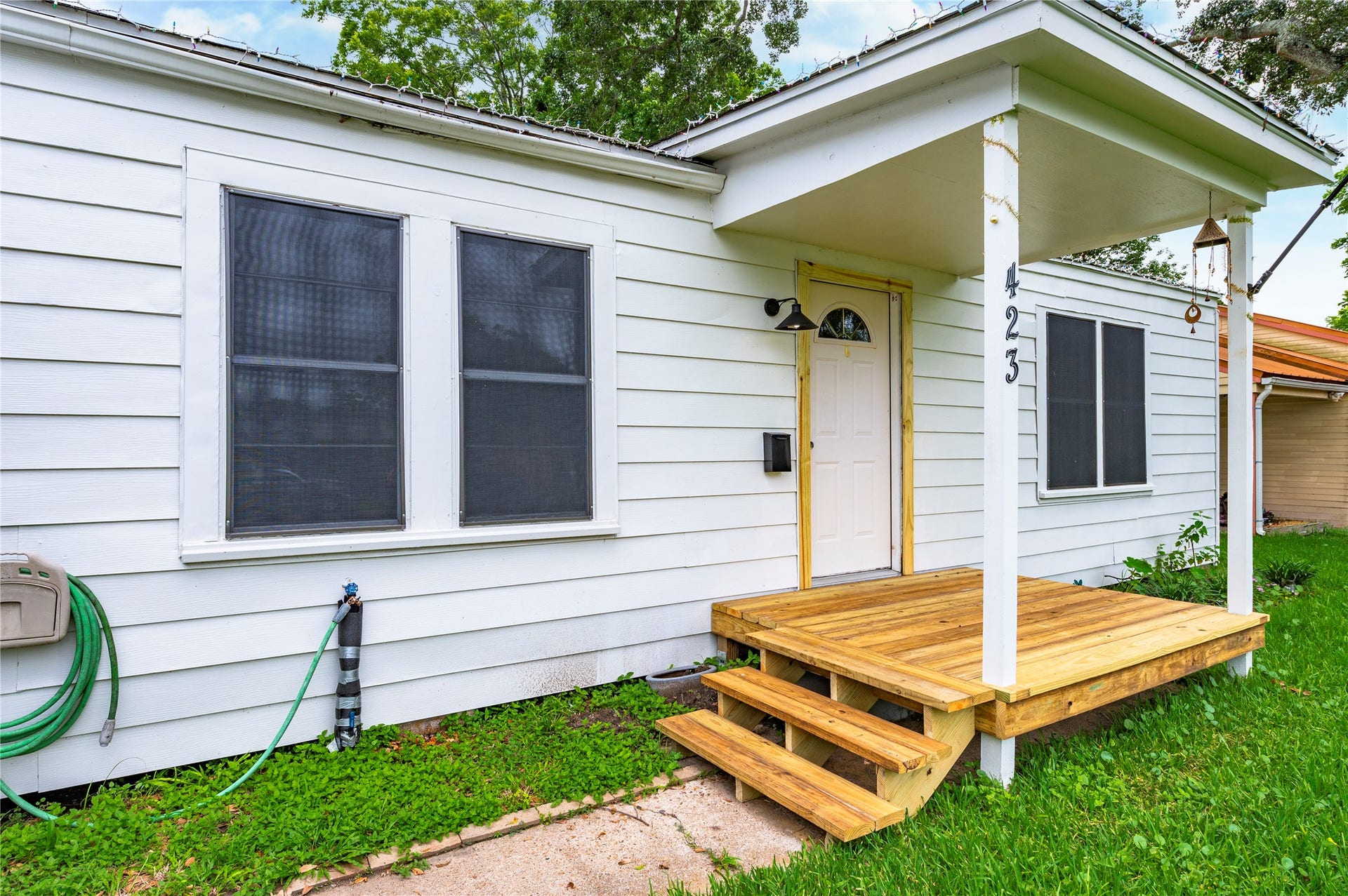 423 Elmo Street, La Marque, TX 77568 front door