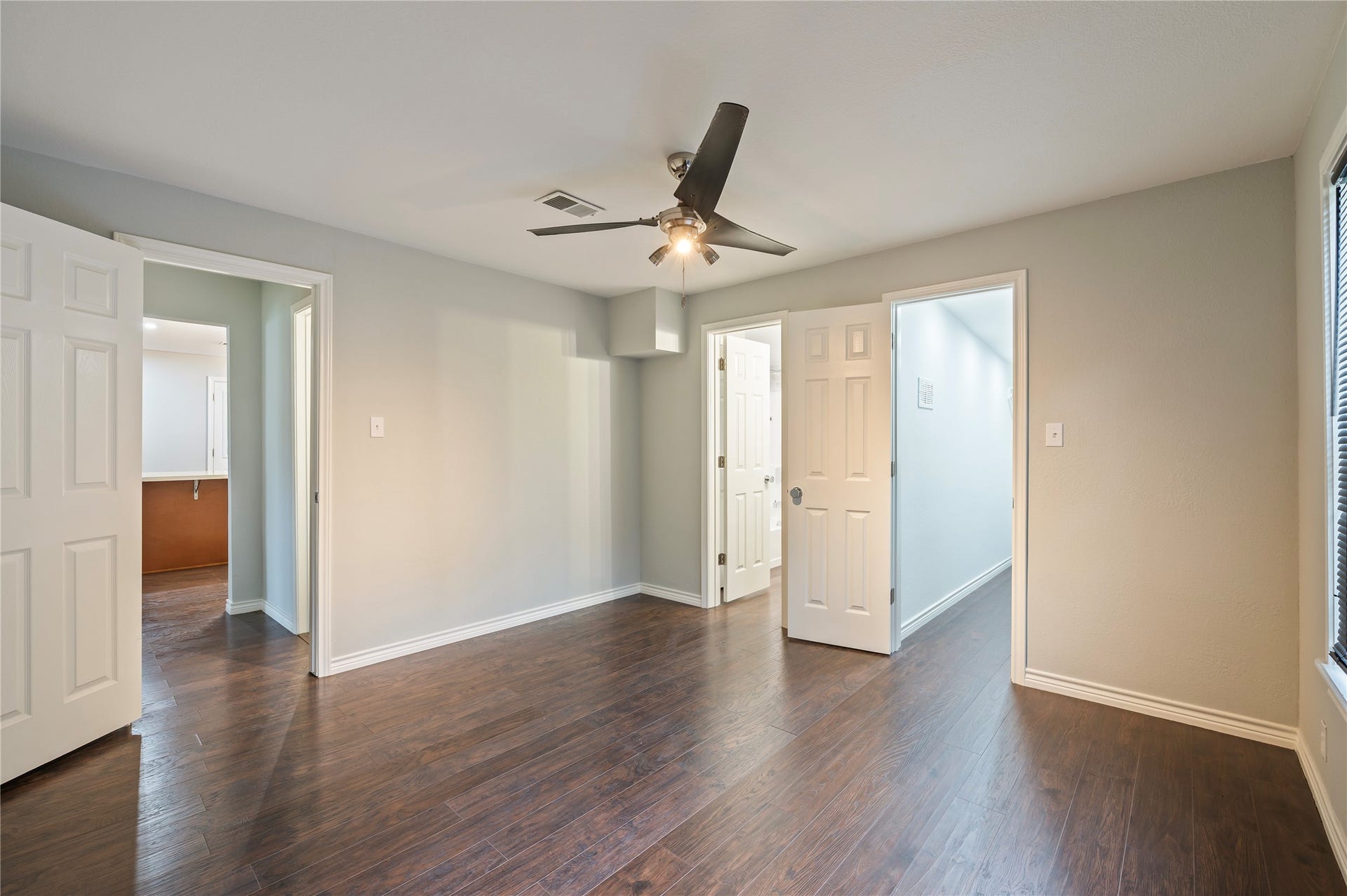 423 Elmo Street, La Marque, TX 77568 primary bedroom