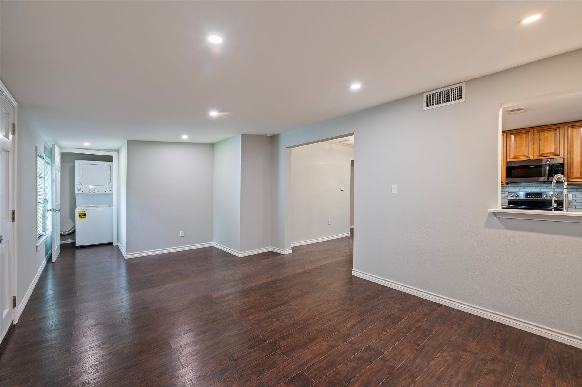 423 Elmo Street, La Marque, TX 77568 dining room area view