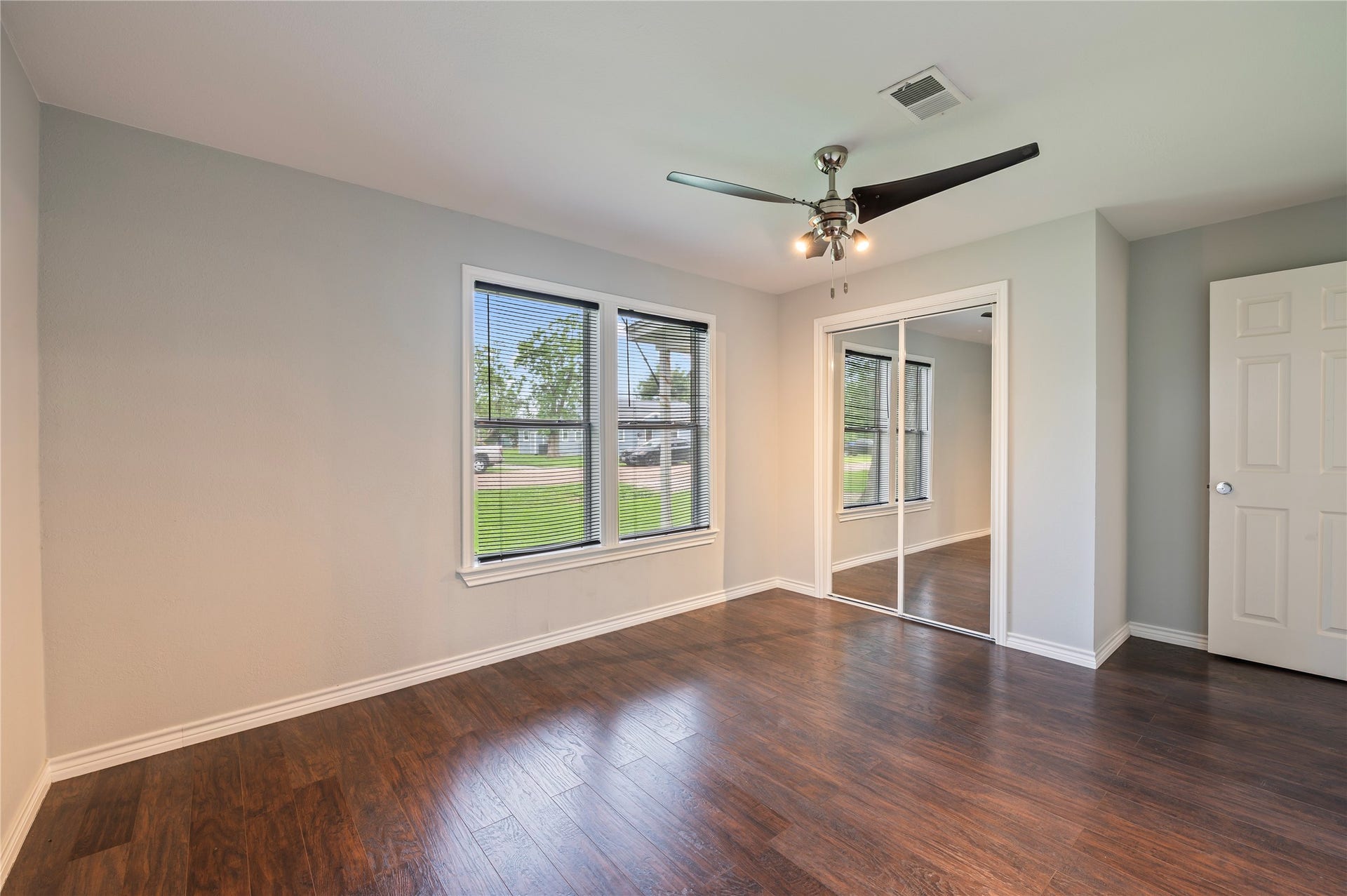 423 Elmo Street, La Marque, TX 77568 secondary bedroom