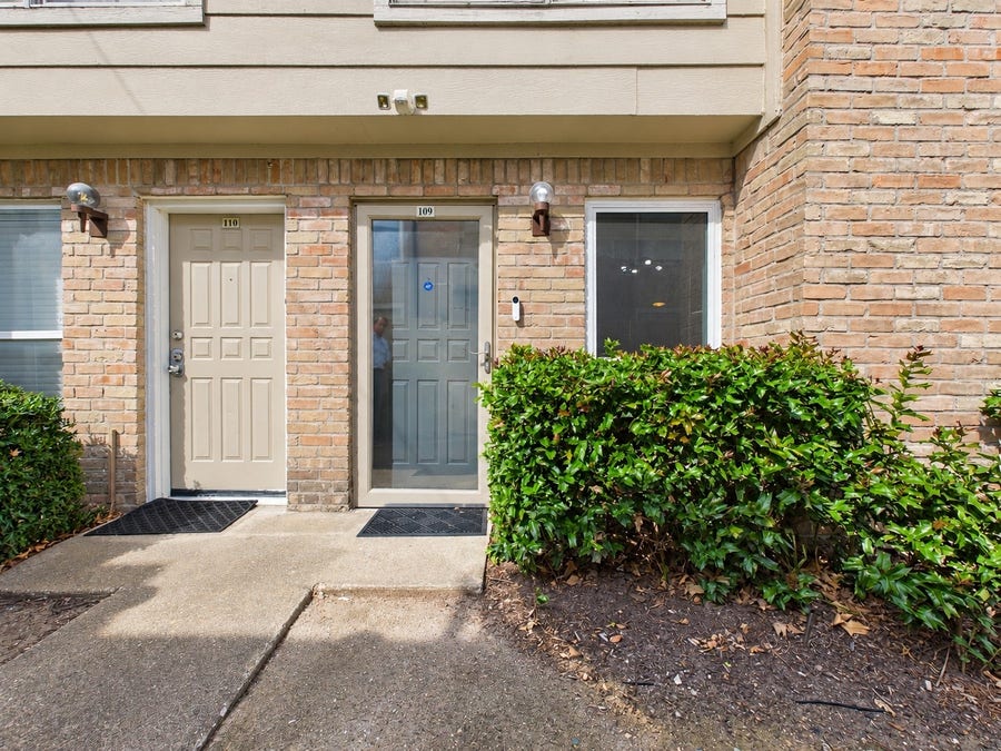 Property photo for 2100 Wilcrest Drive, #109, Houston, TX