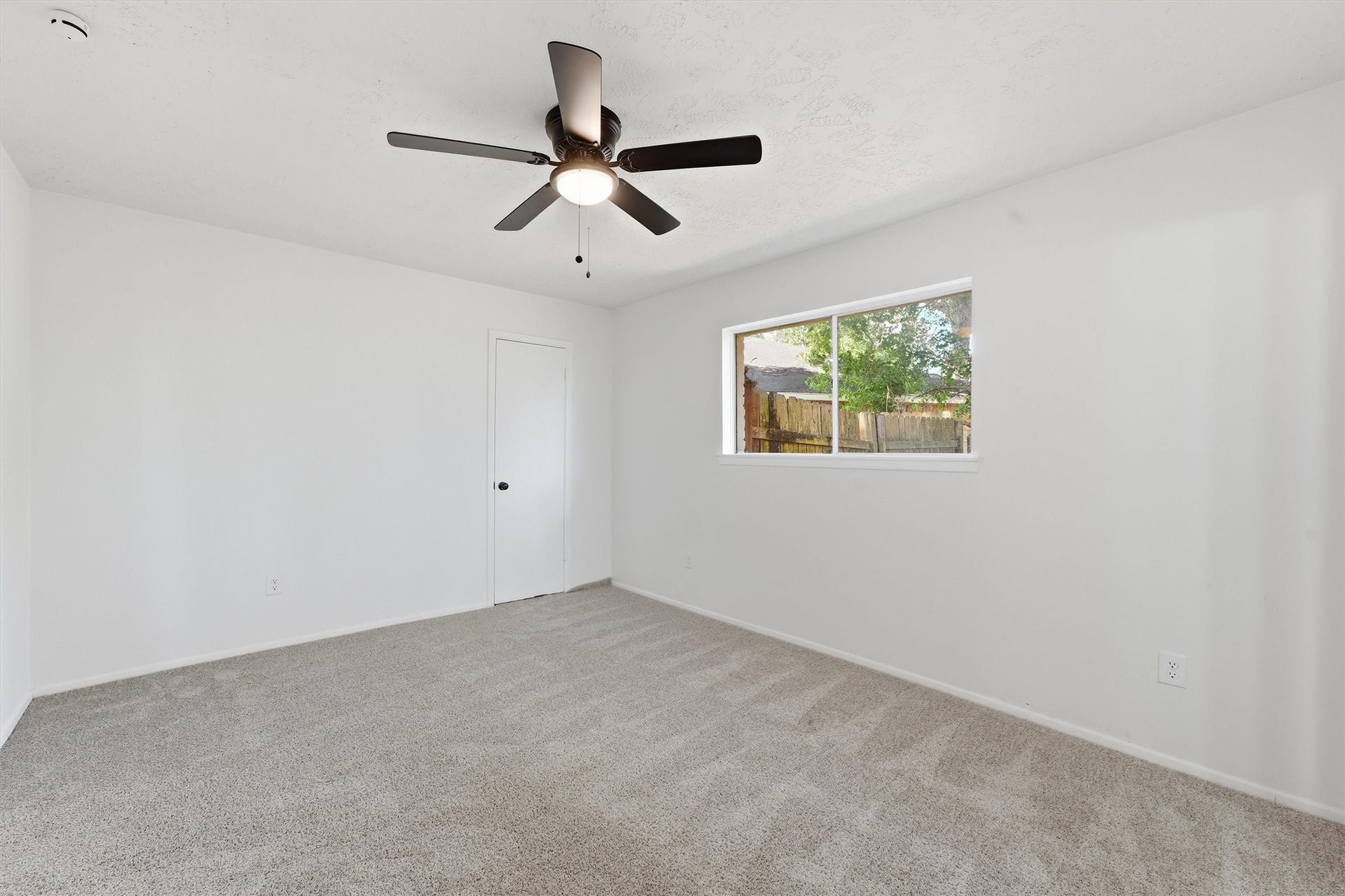 6602 Indian Falls Drive, Houston, TX 77489 6602 Indian Falls Drive, Houston, TX 77489