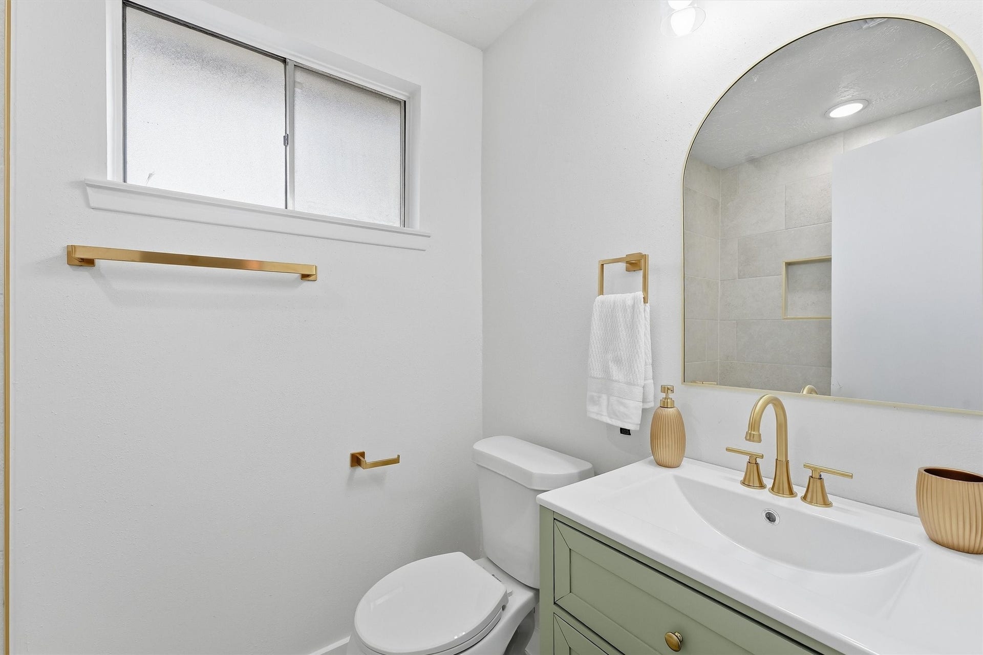 6602 Indian Falls Drive, Houston, TX 77489 6602 Indian Falls Drive, Houston, TX 77489