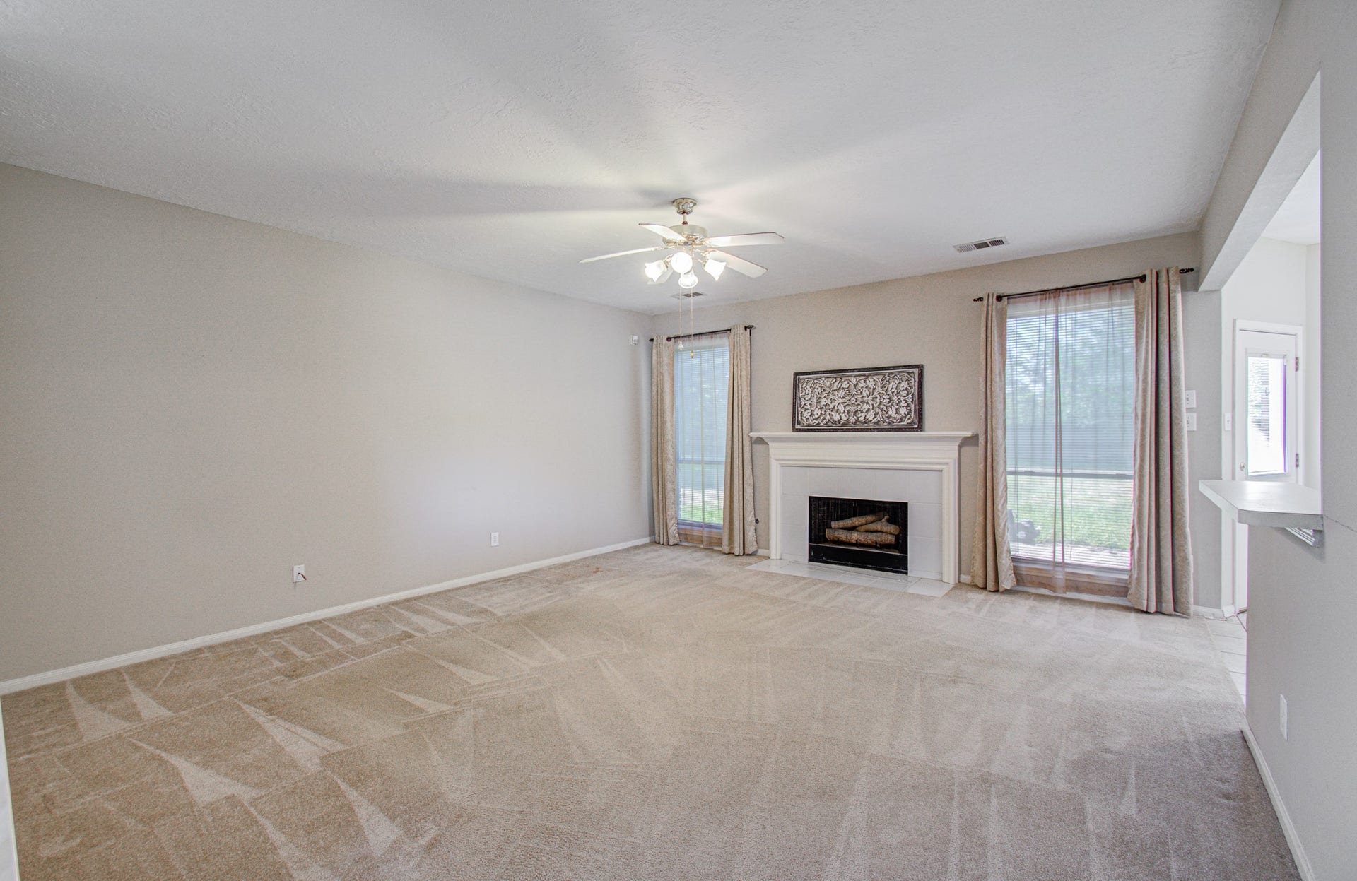 10003 Briarpark Trail Lane, Houston, TX 77064 The heart of the home! Generously sized family room offers plenty of space for comfortable seating, movie nights and everyday gatherings.